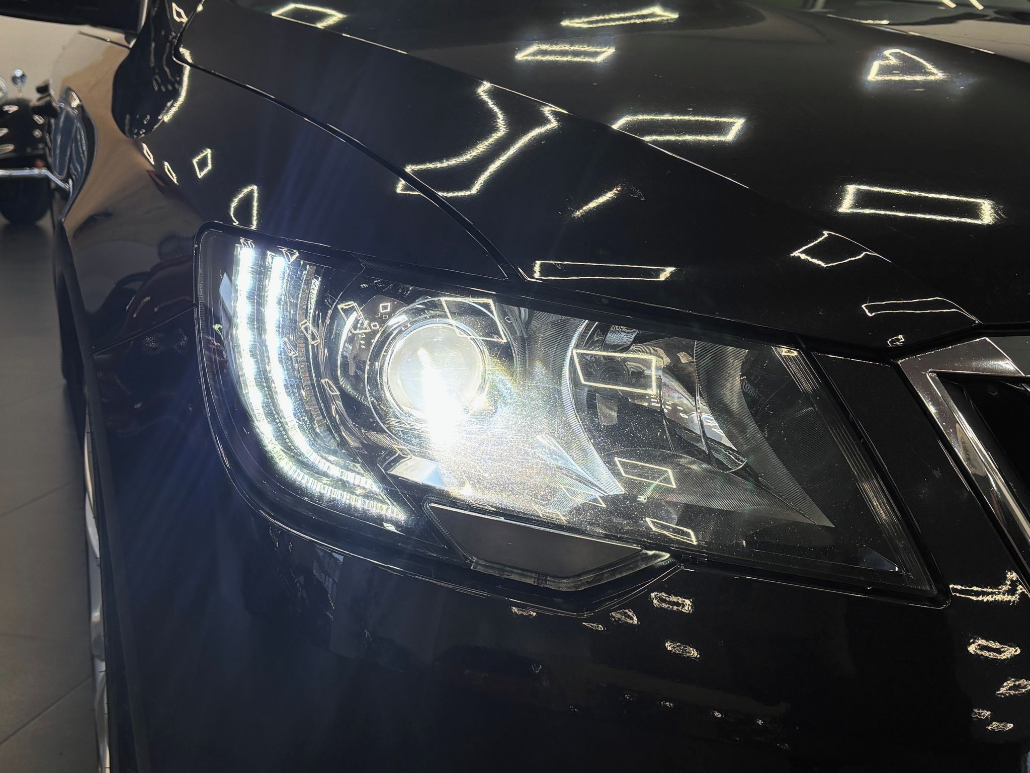 Škoda Superb, 2.0TDI DSG 103kW Xenon, Servis - fotka 6