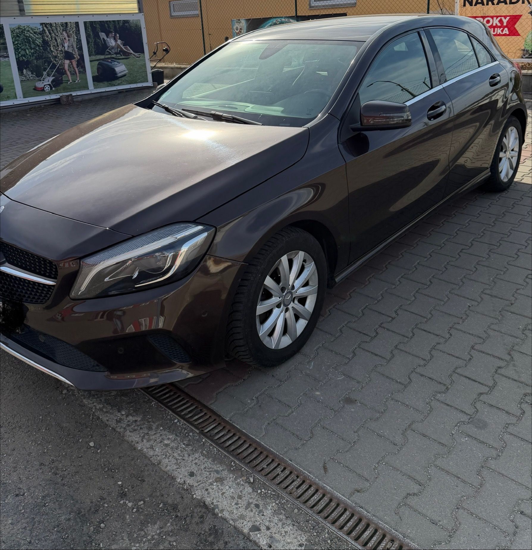 Mercedes-Benz Třídy A, A 180 - fotka 2