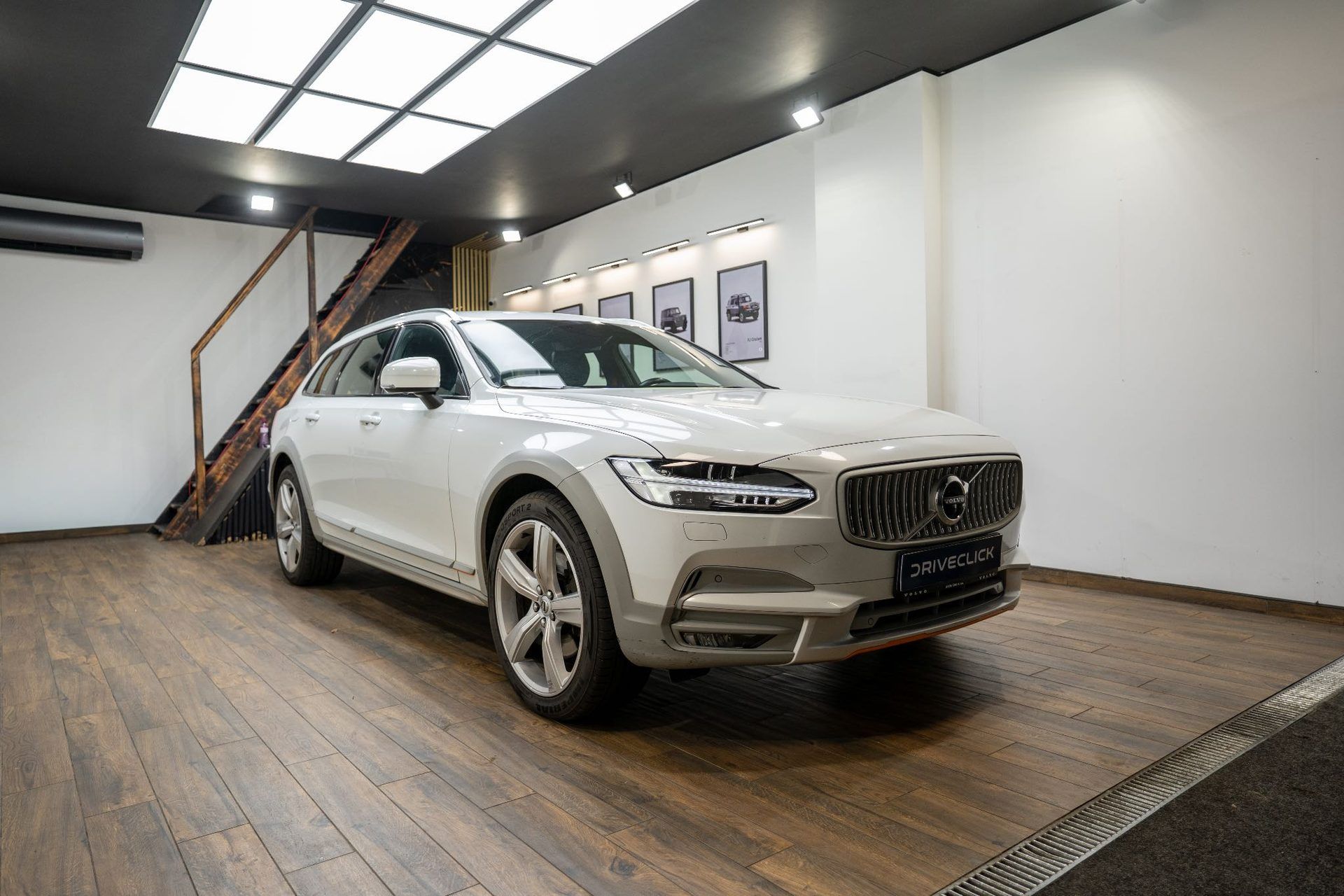 Volvo V90, Cross Country 2.0 140 kW - fotka 3