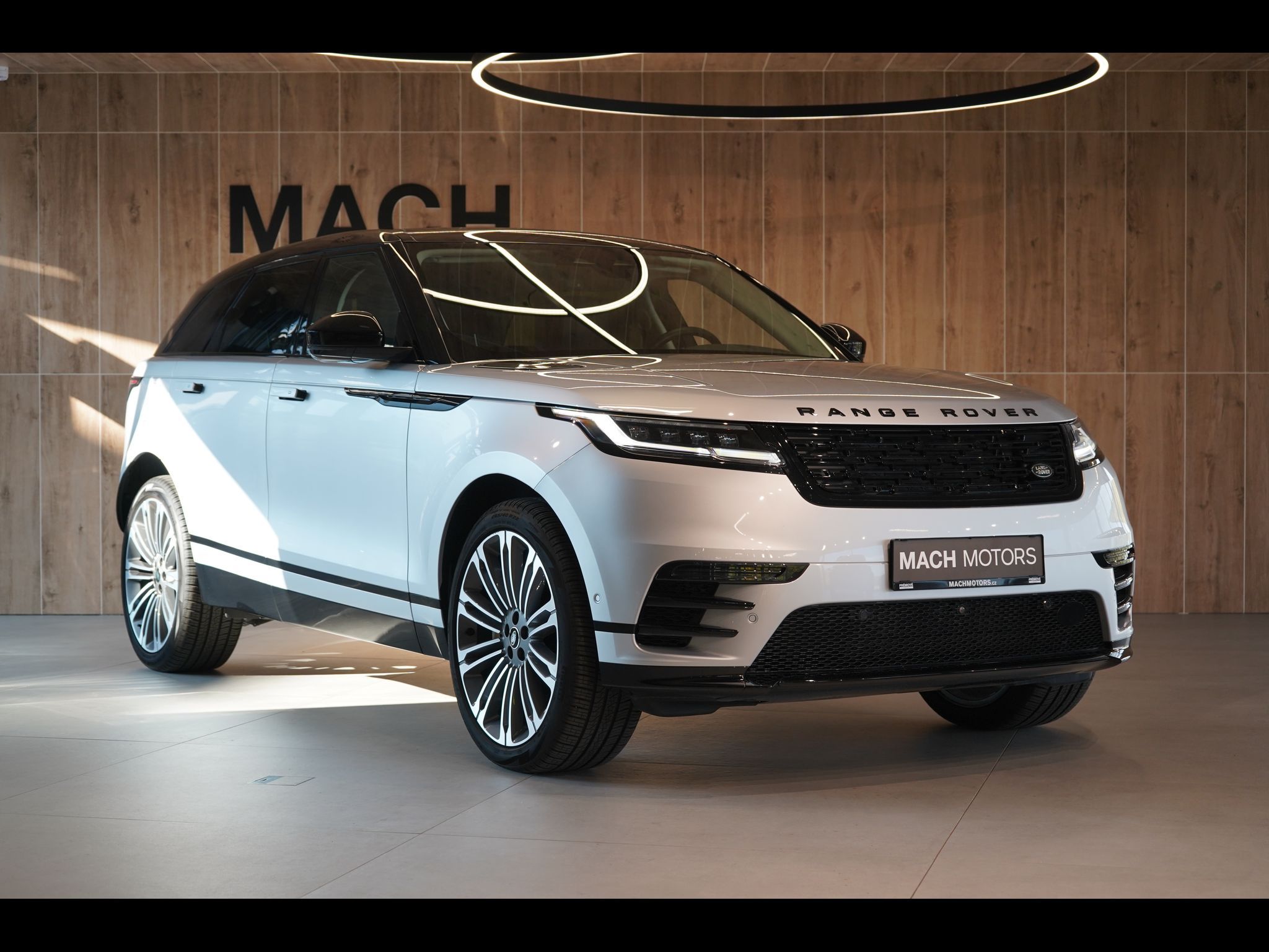 Land Rover Range Rover Velar, D300 AWD Dynamic HSE, Vzduch - fotka 4