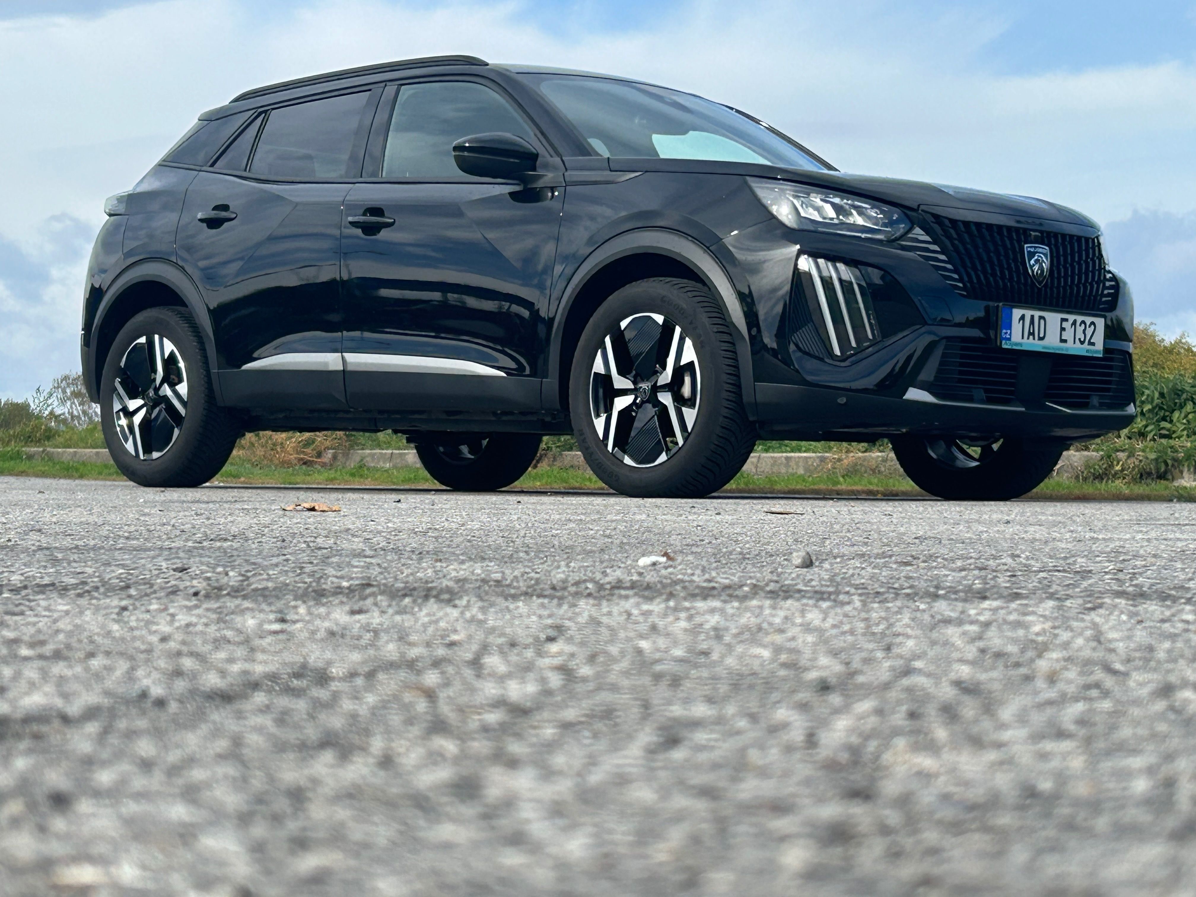Peugeot 2008, 1.2PT Aut/8st. ALLURE ČR 1.maj - fotka 3
