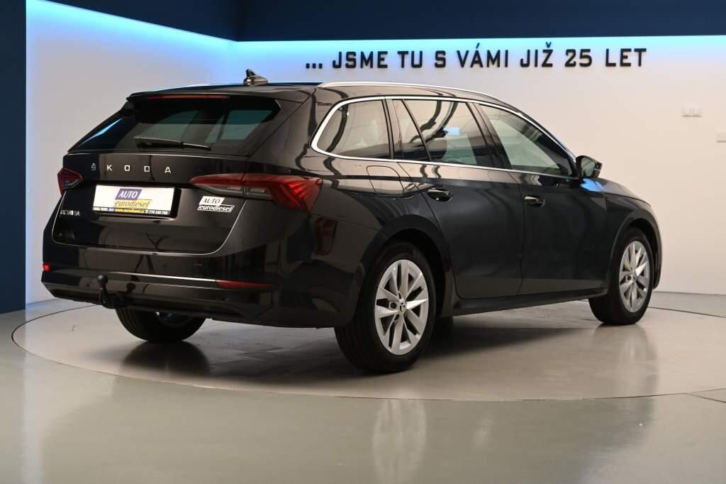 Škoda Octavia, 2.0 STYLE LED Virtual Tažné AC - fotka 5