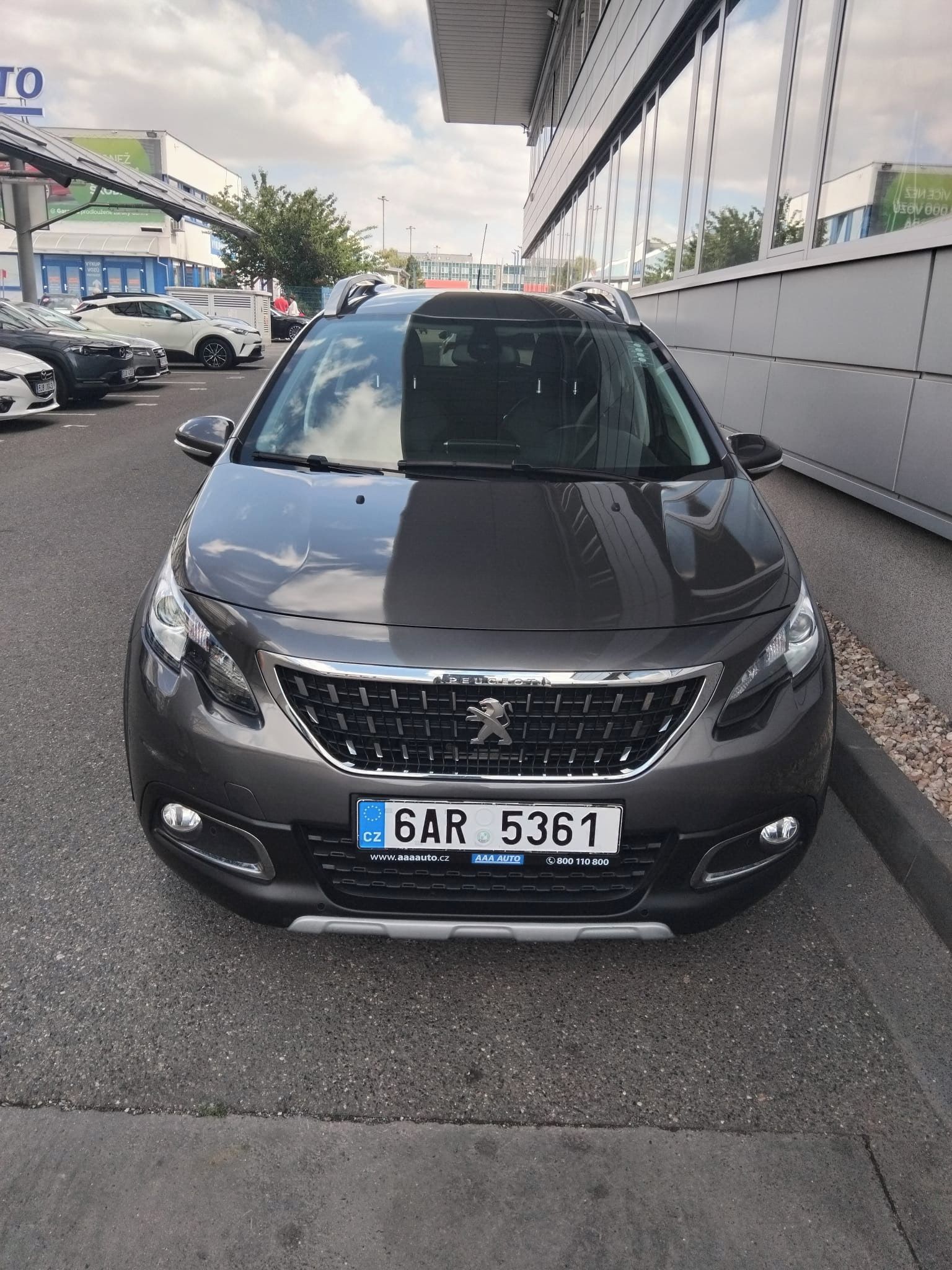 Peugeot 2008, 1,2 Puretech Servisováno - fotka 2