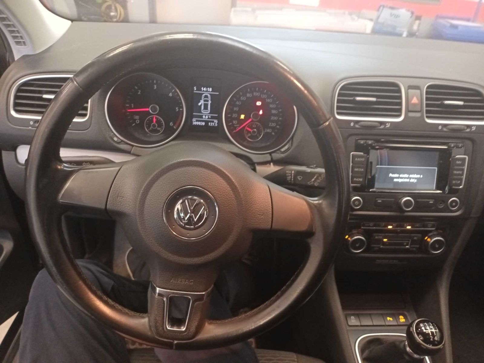 Volkswagen Golf, 1.6 TDI, po STK, Tažné - fotka 3