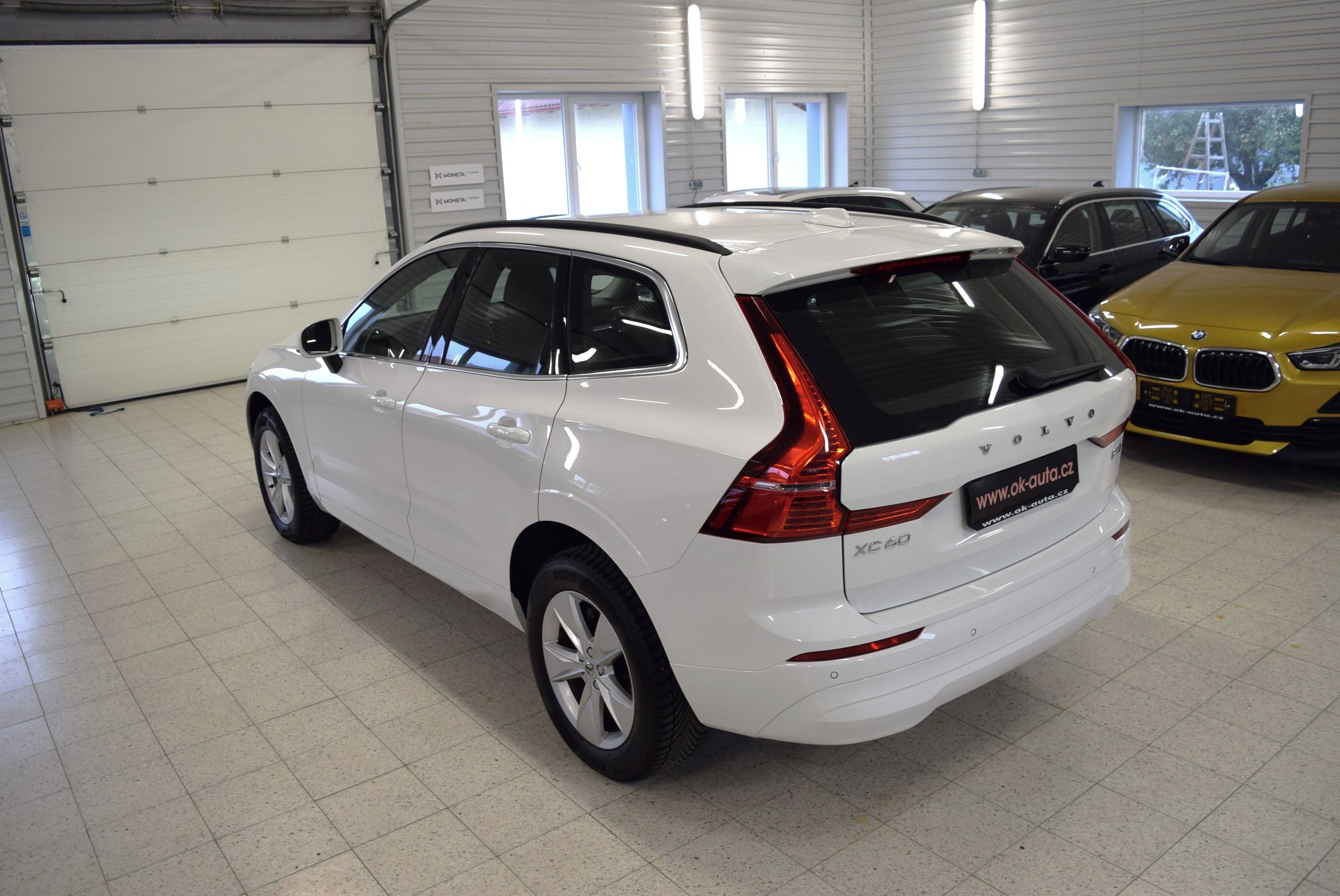 Volvo XC60, 2.0 B4 AWD MOMENTUM 2022-DPH - fotka 4