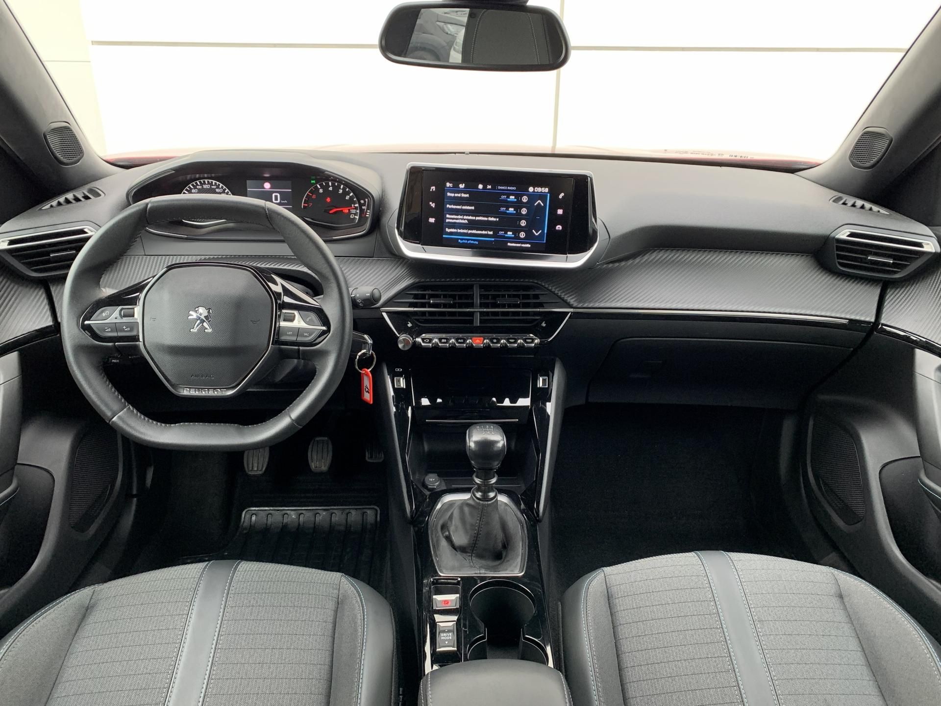 Peugeot 2008, ALLURE 1.2 PureTech 74kW MAN6 - fotka 2