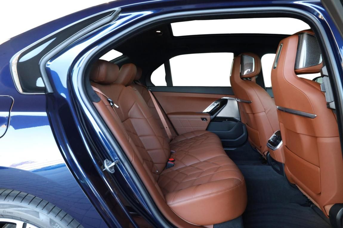 BMW Řada 7, 750e xDrive - fotka 6