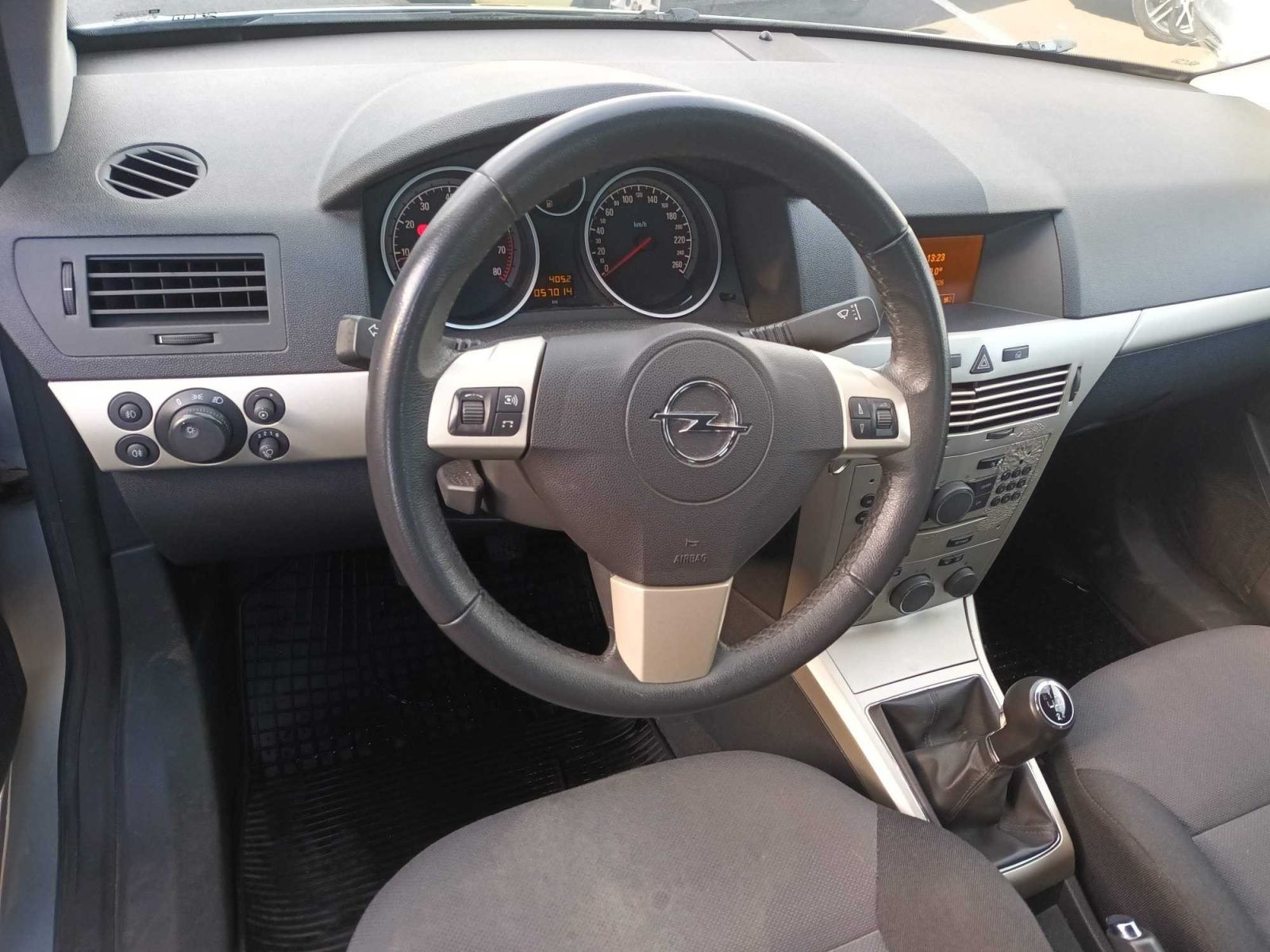 Opel Astra, 1.6 16V, Serv.kniha - fotka 3