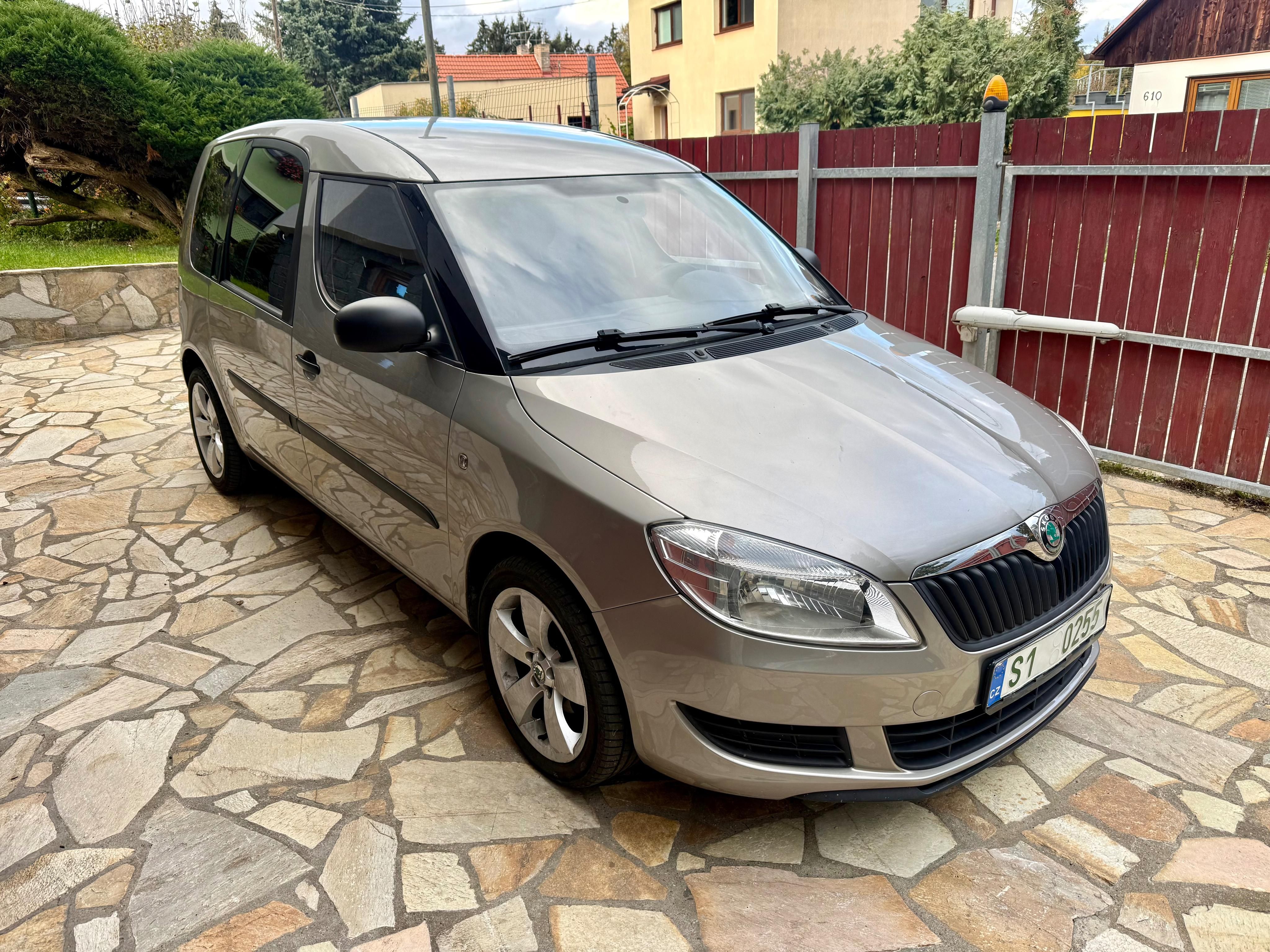Škoda Roomster, 1.2 TSI 63KW KLIMA  2 X KOLA - fotka 3