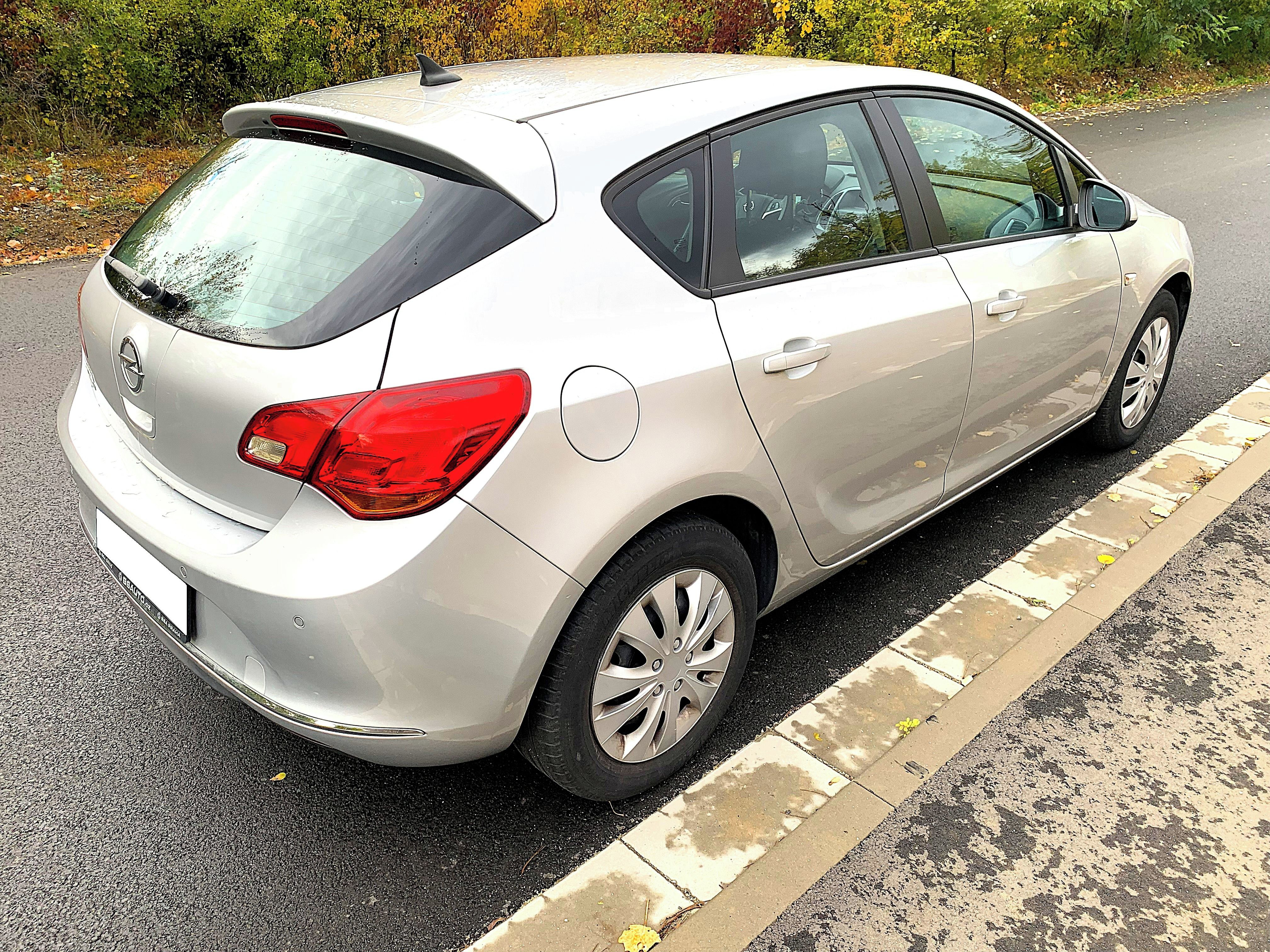 Opel Astra, 1.6, 88 000 km ! automat, ČR - fotka 2