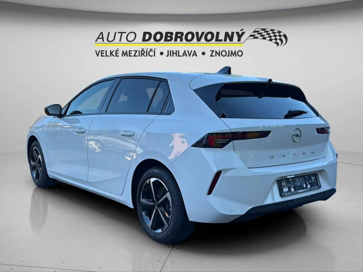 Opel Astra, Edition HB 1.2 TURBO (96kW/130 - fotka 5