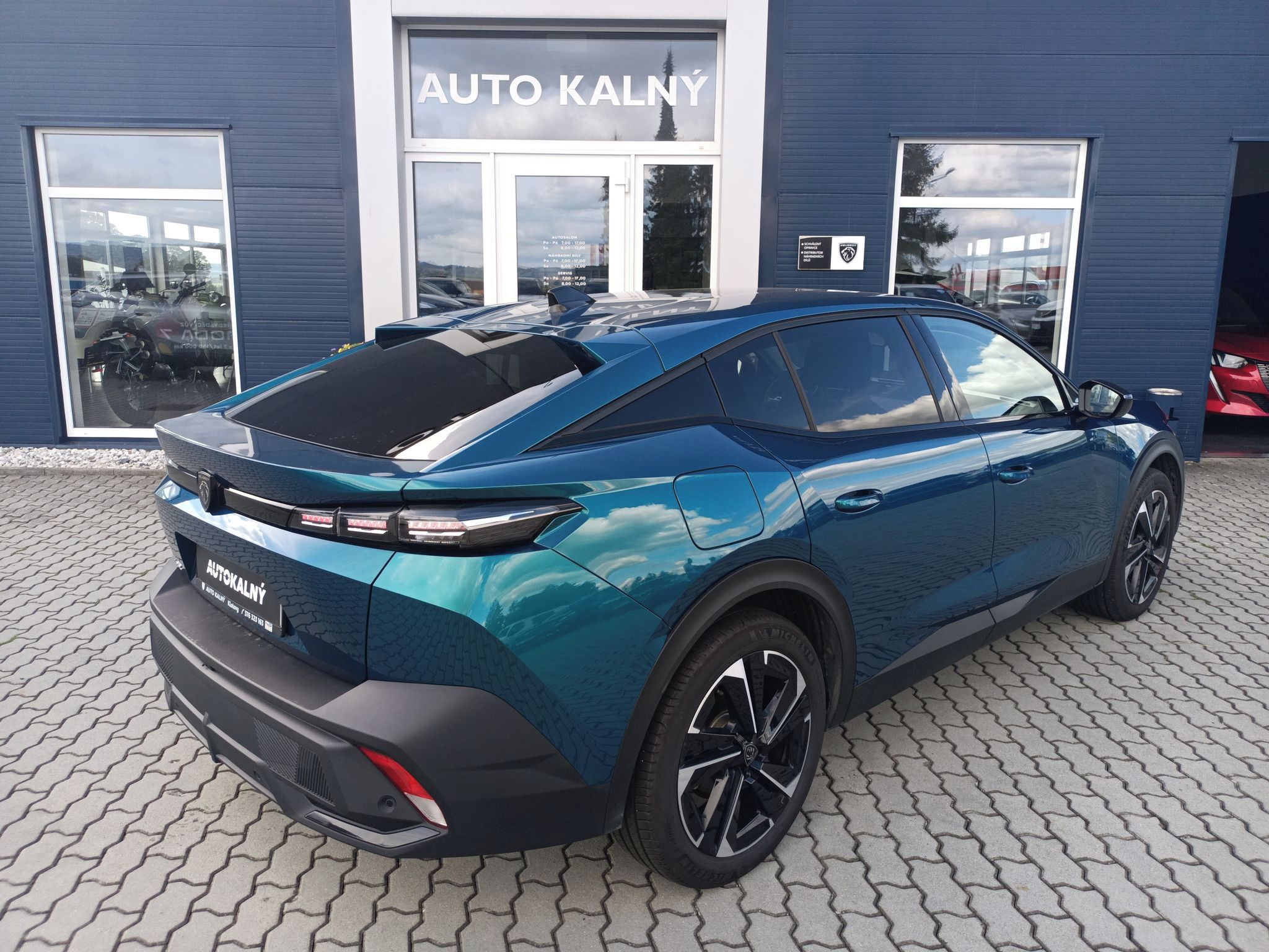 Peugeot 408, Allure AllurePack1.2 PT130k - fotka 4