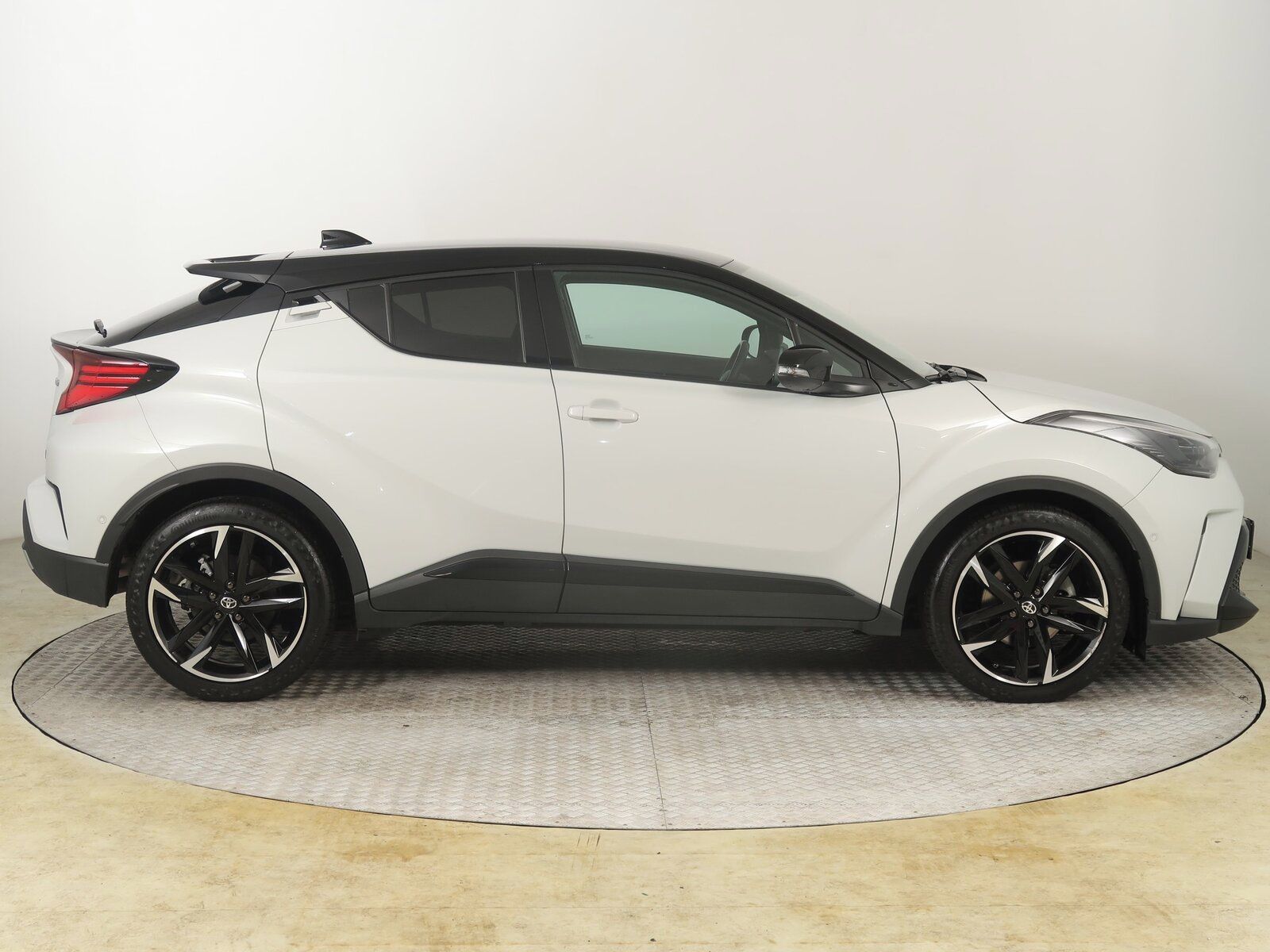 Toyota C-HR, 2.0 Hybrid, GR Sport, Automat - fotka 6