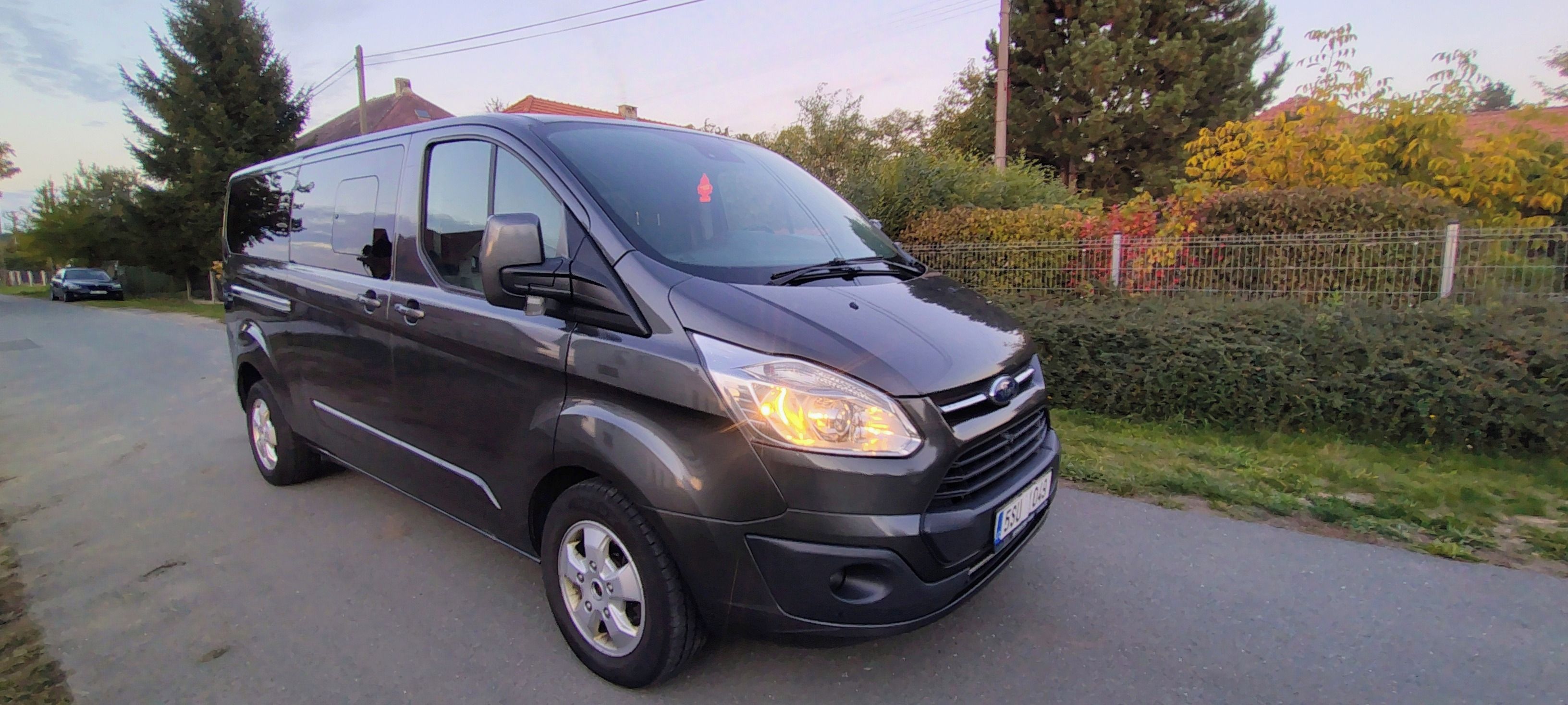 Ford Tourneo Custom, 2.0 TDCI 96 kW, r.v. 2017 - fotka 2