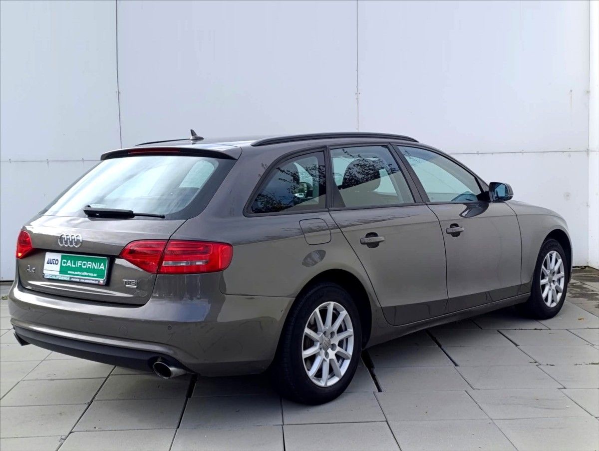 Audi A4, 1,8 TFSi Quattro Navi Tempomat - fotka 6