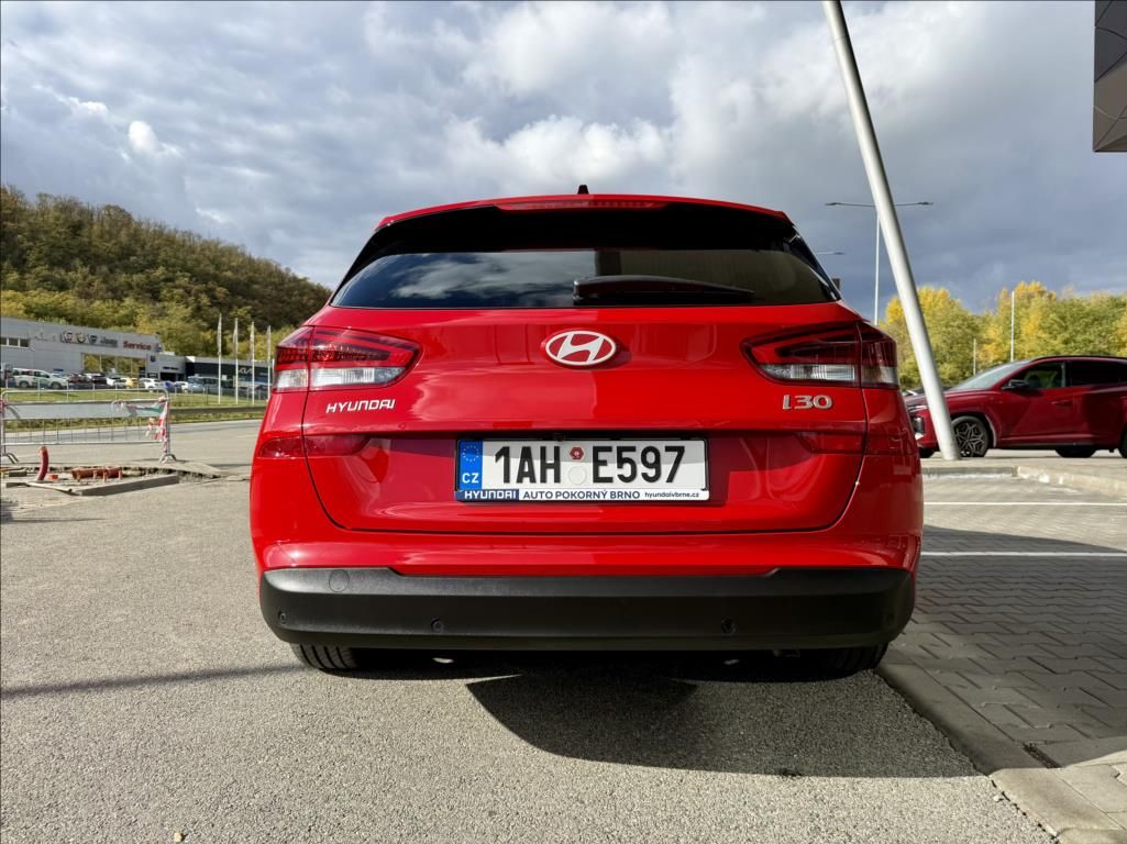 Hyundai i30, 1,5 T DCT  WG FL Family Climat - fotka 6