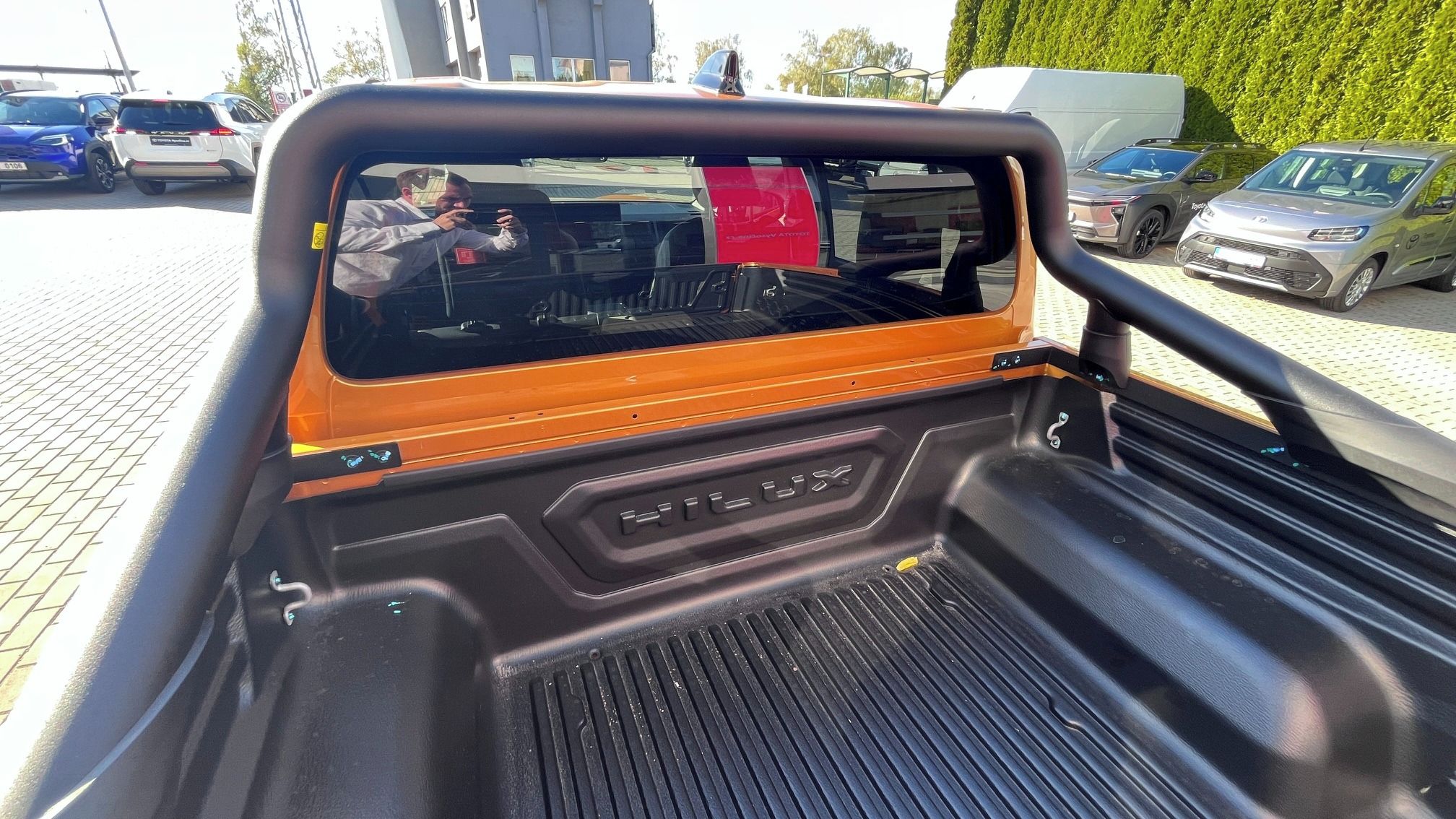 Toyota Hilux, 2,8D 4x4 6AT Invincible HYB - fotka 6