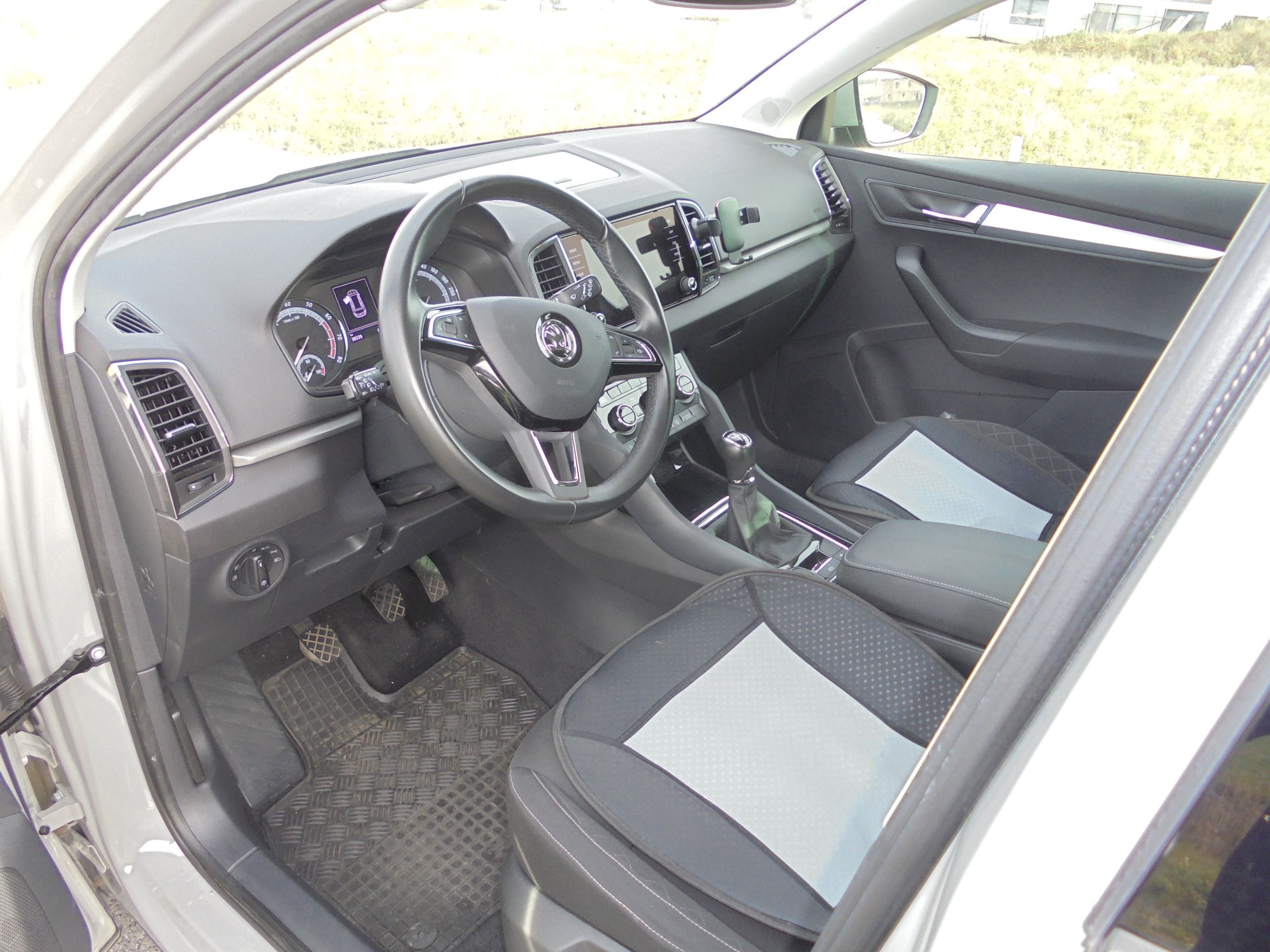Škoda Karoq, 1,5 TSI prvni majitel - fotka 3