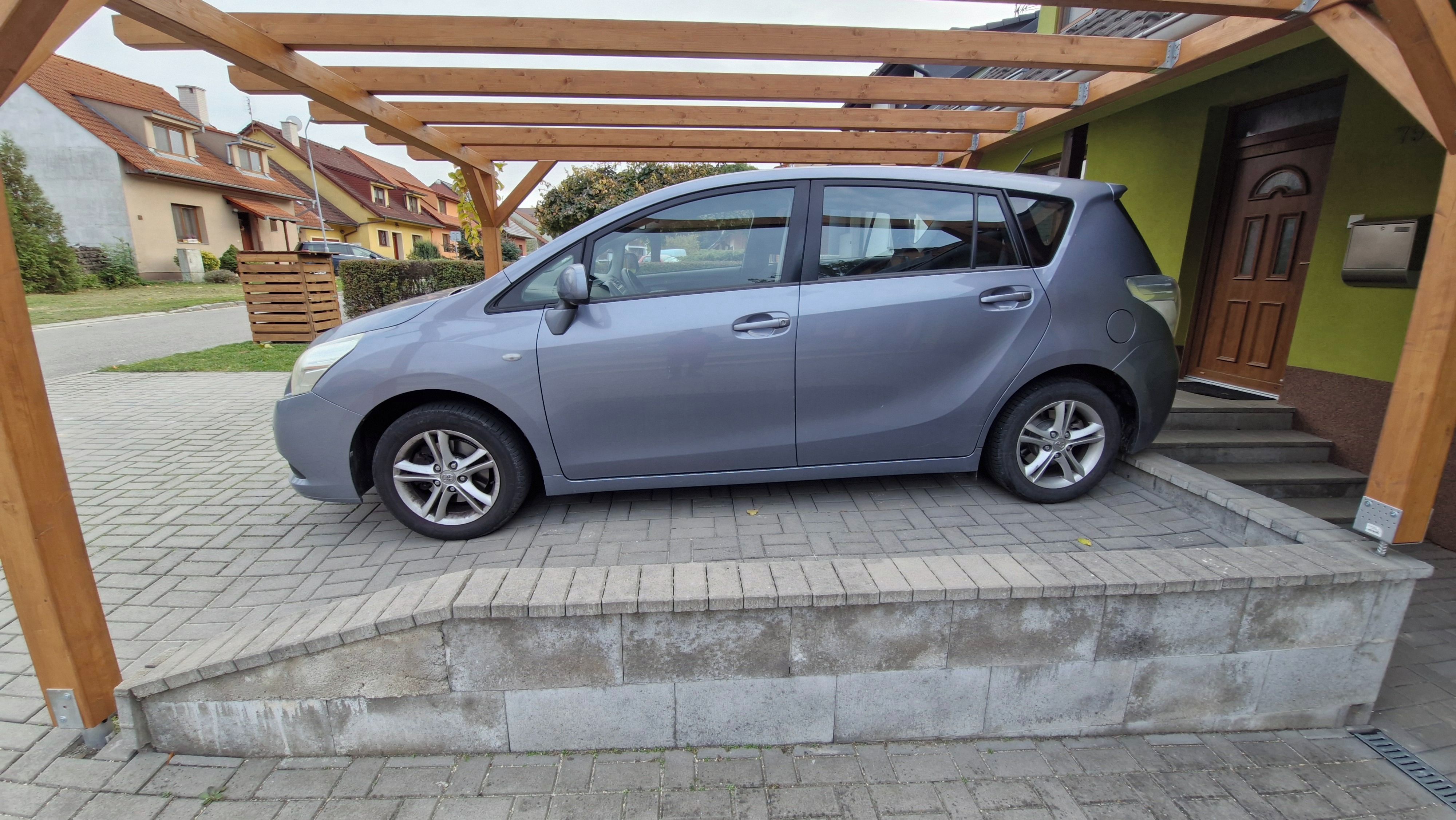 Toyota Verso, Toyota Verso 1.6 Valvematic - fotka 3
