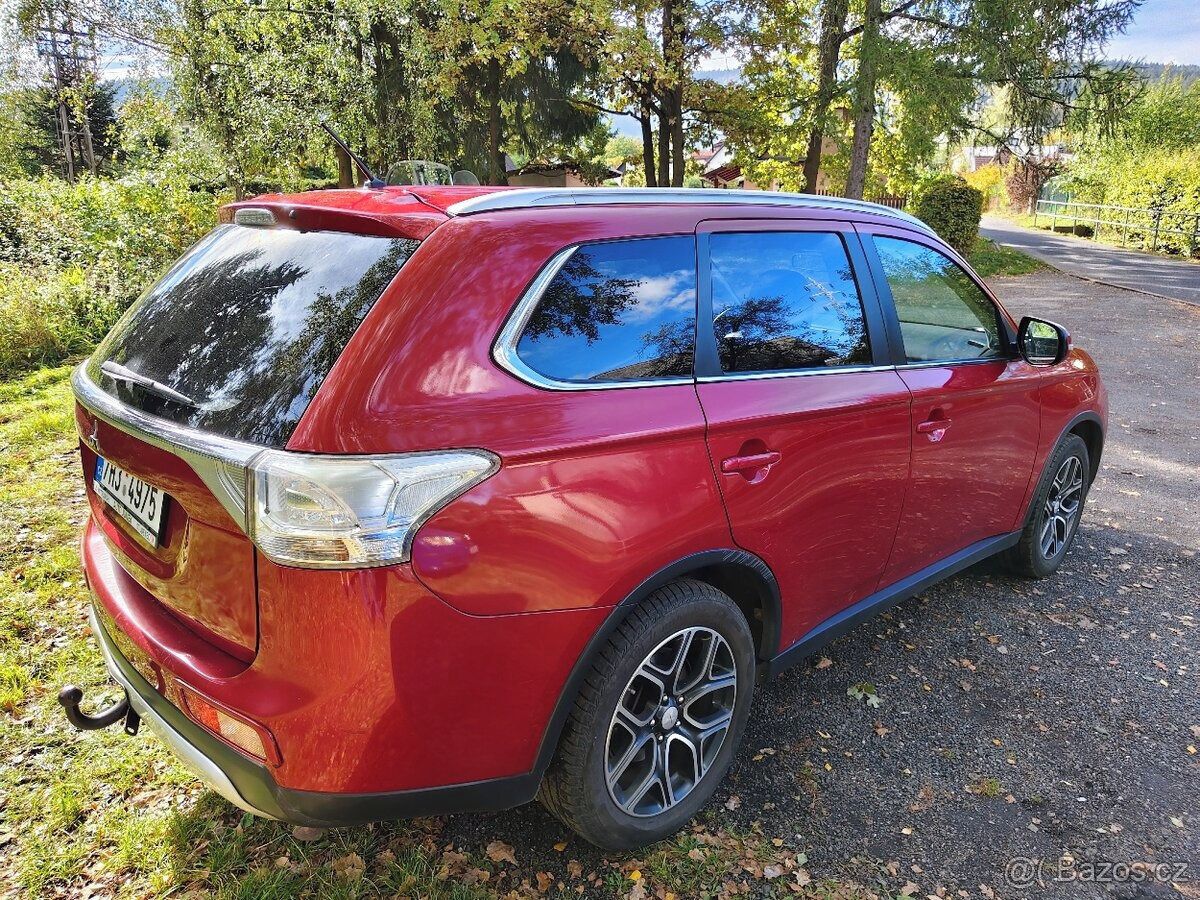Mitsubishi Outlander, 2,2 DI-D ( 110kW ) - fotka 2