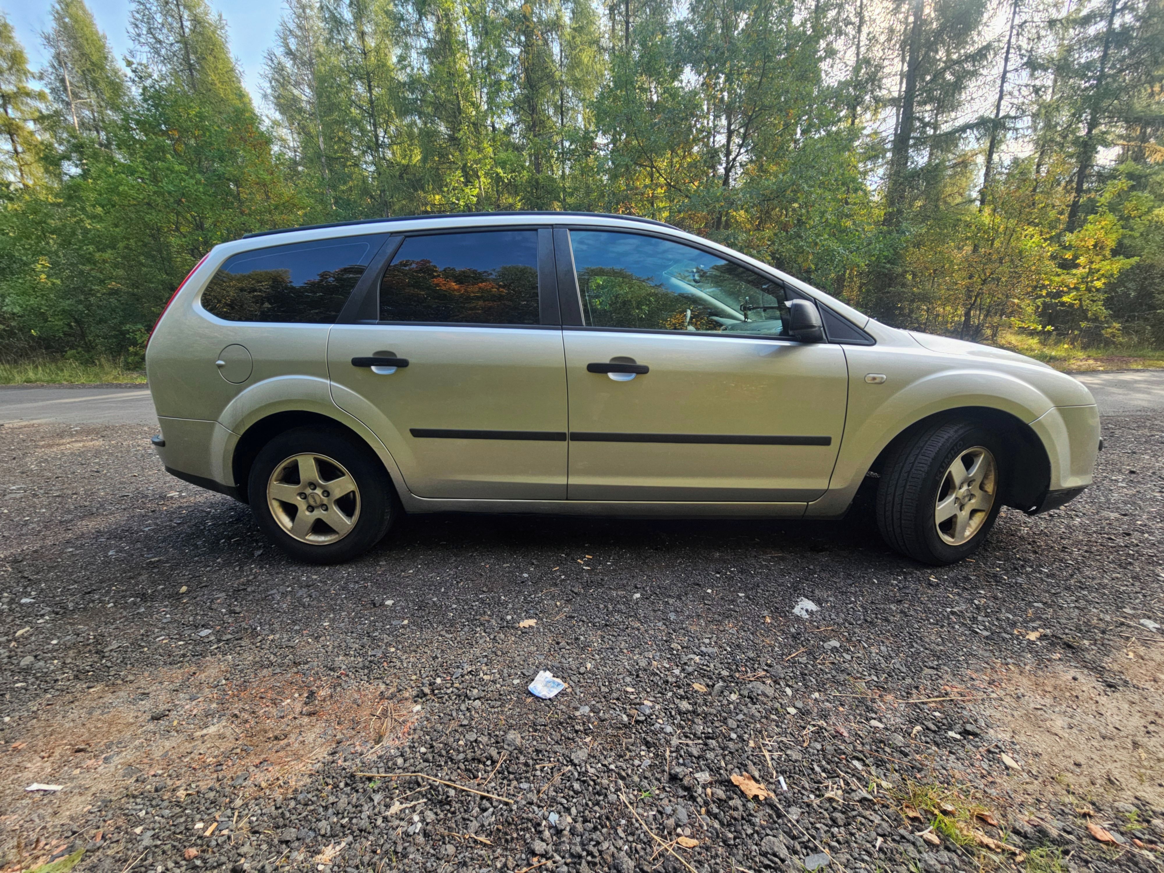 Ford Focus, Ford Focus 1.6 i 74kW - fotka 6