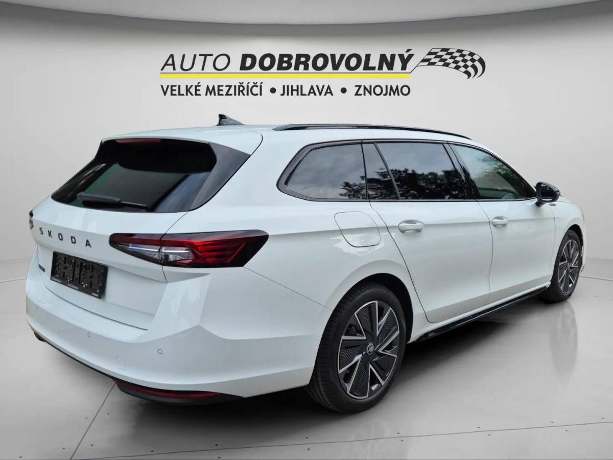 Škoda Superb, Combi Sportline 2,0TDI 110kW D - fotka 6