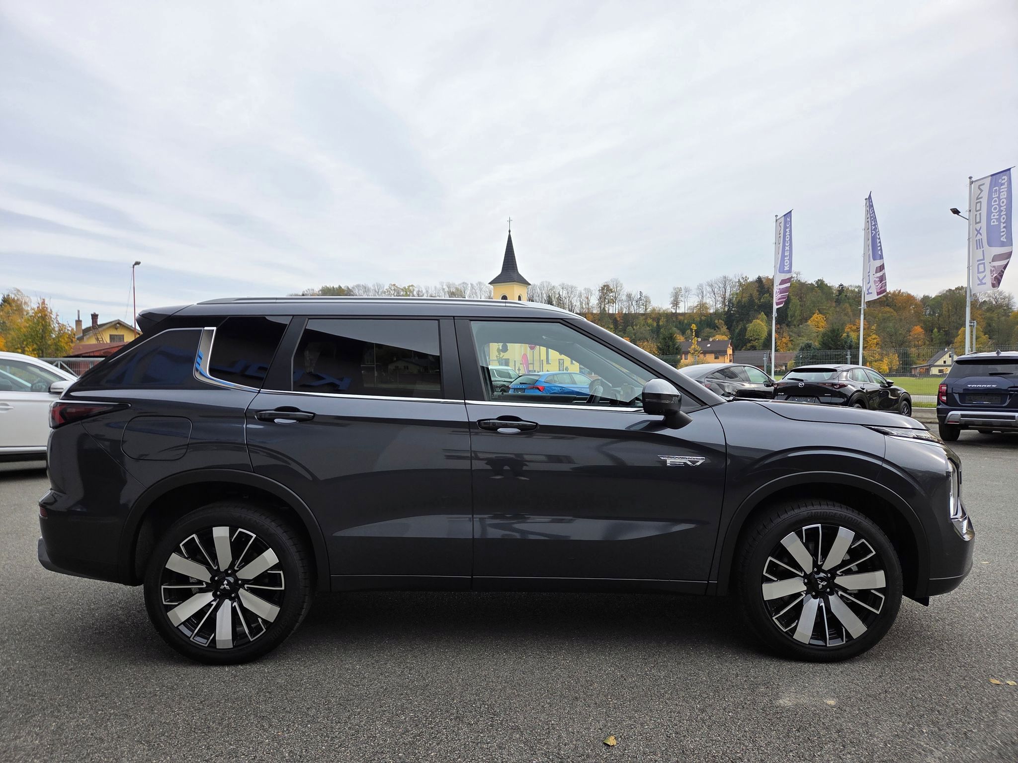 Mitsubishi Outlander, 2.4 PHEV 4x4, INTENSE, model - fotka 6