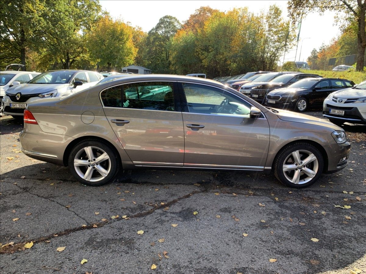 Volkswagen Passat, 2,0 TSI HIGHLINE,SERVISKA - fotka 4