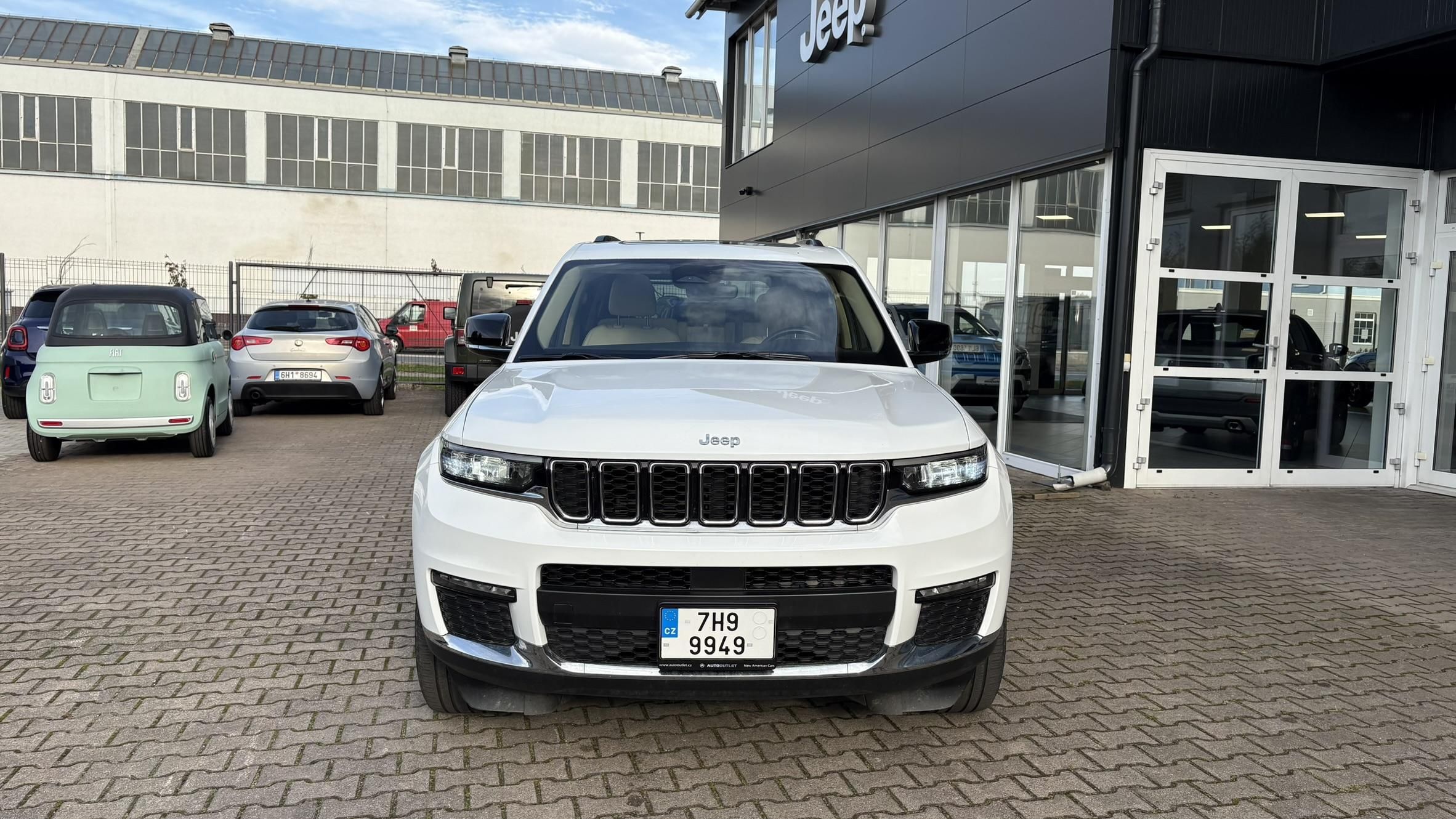 Jeep Grand Cherokee, 3.6iL 7.míst Limited - fotka 2