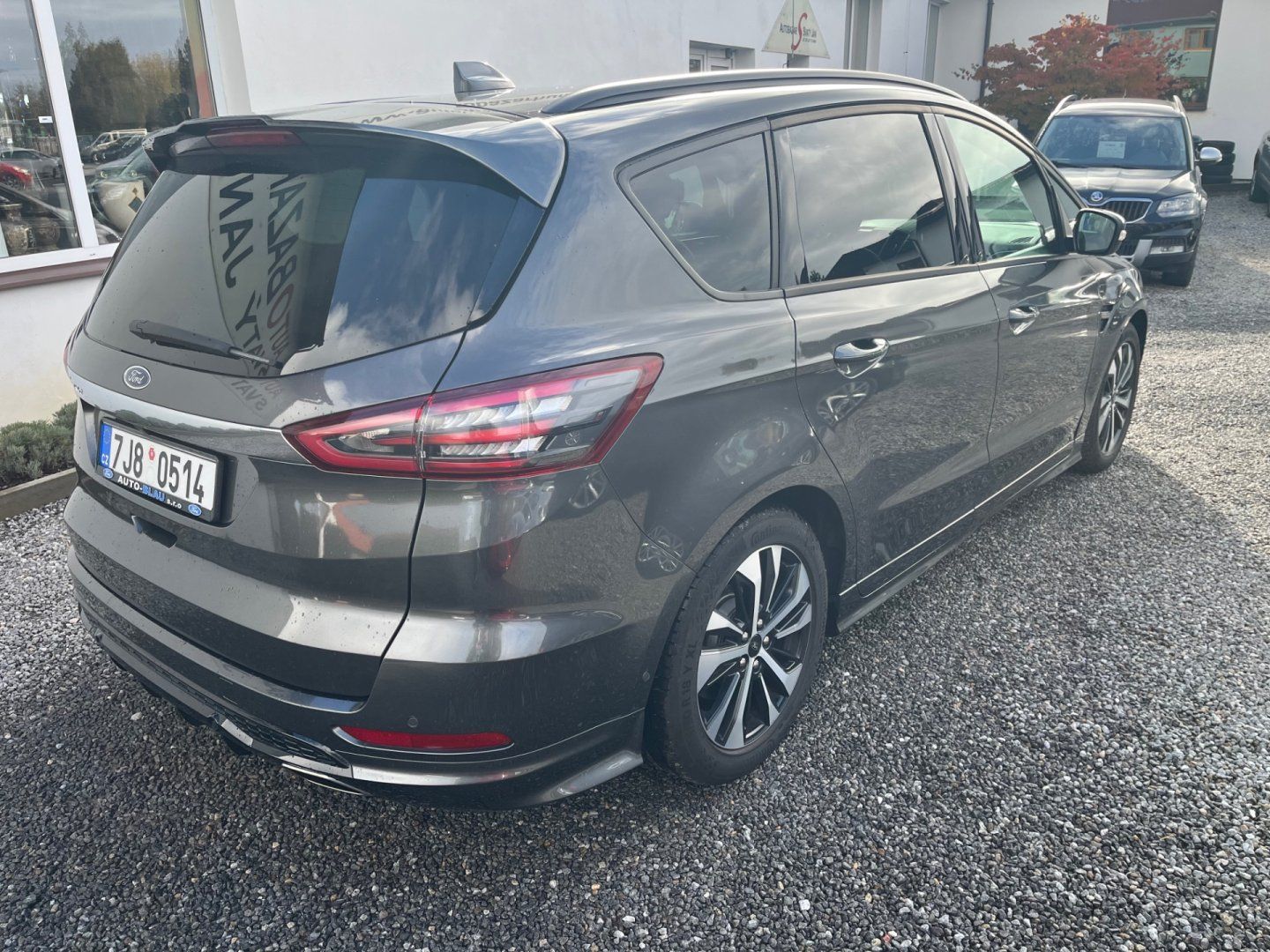 Ford S-MAX, 2.0 TDCi ST Line 140 Kw - fotka 3
