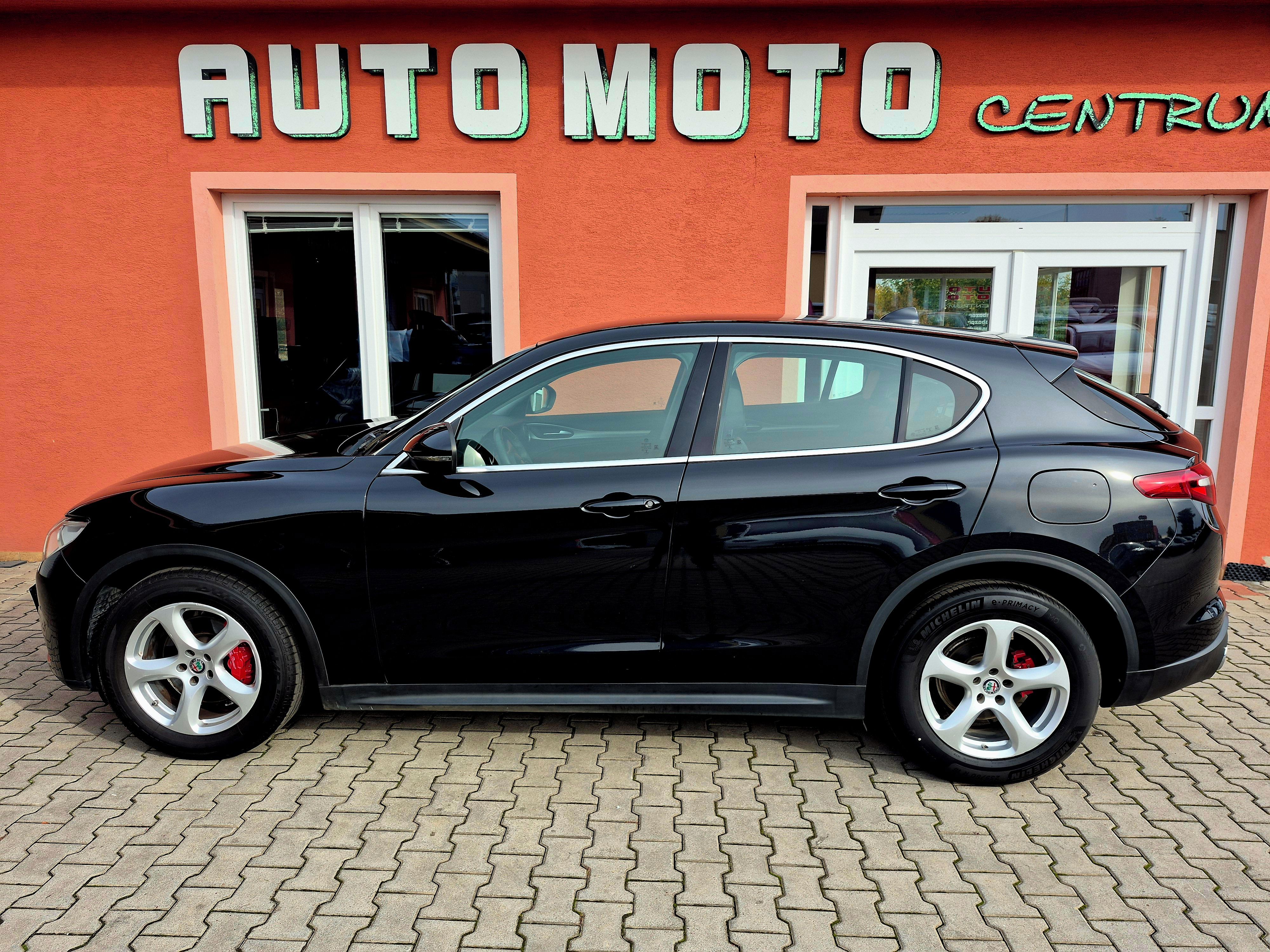Alfa Romeo Stelvio, 2.2 JTDM Super 132 kW - fotka 3