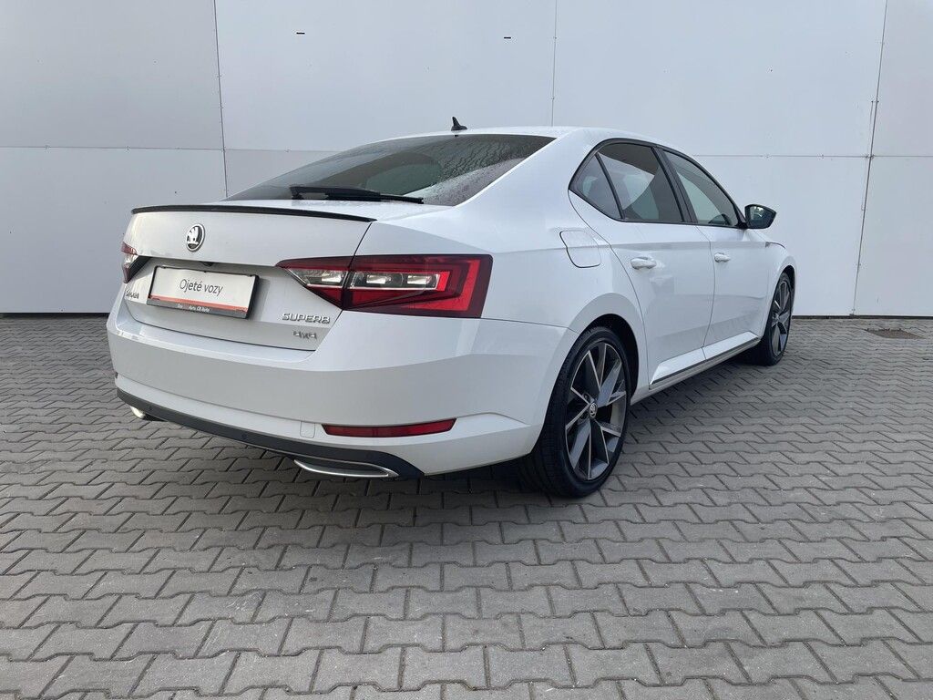 Škoda Superb, DSG 4x4 2,0TDi 140kW Sportline - fotka 2