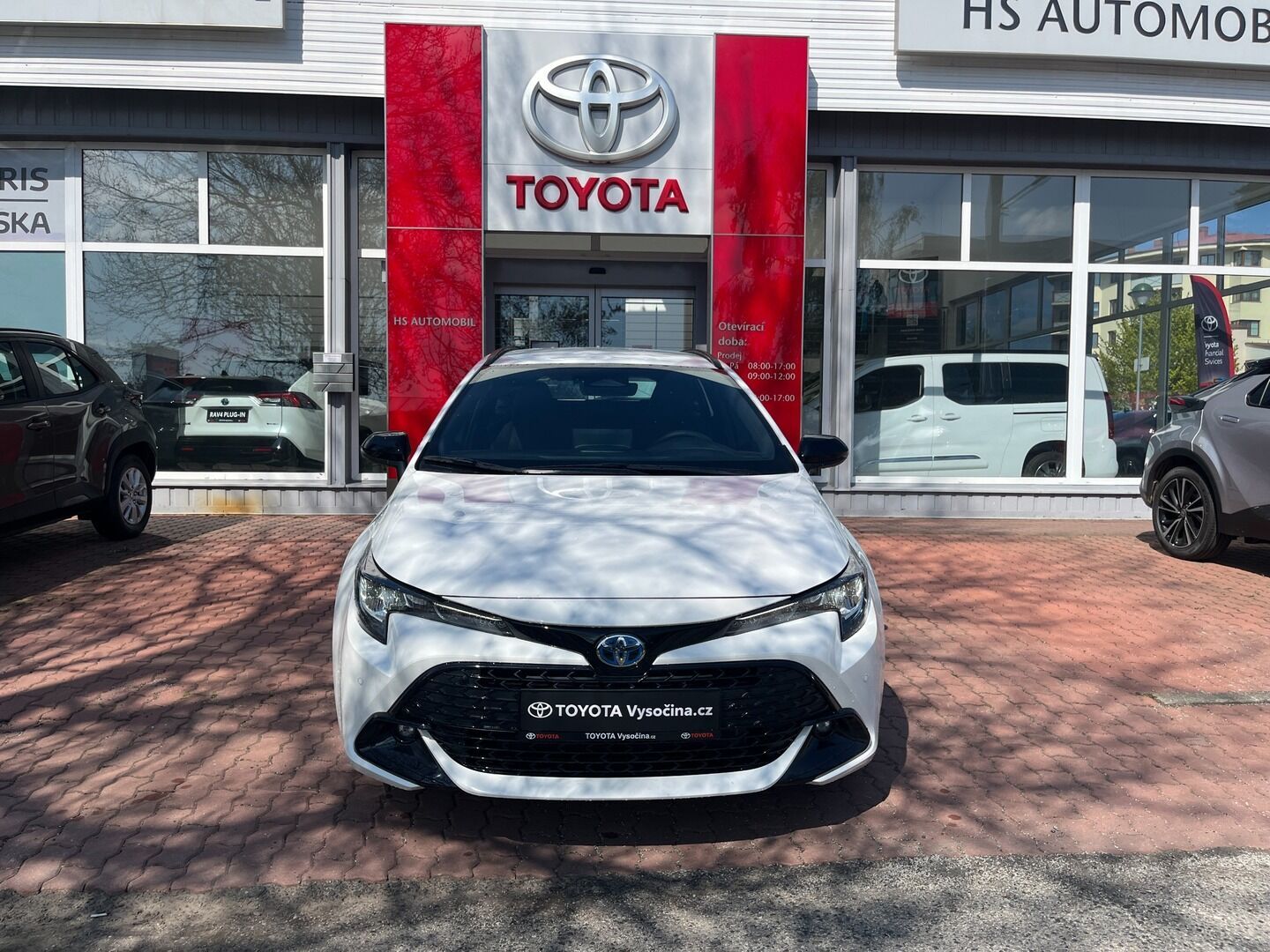 Toyota Corolla, 1.8L hybridCVTComfort Business - fotka 3