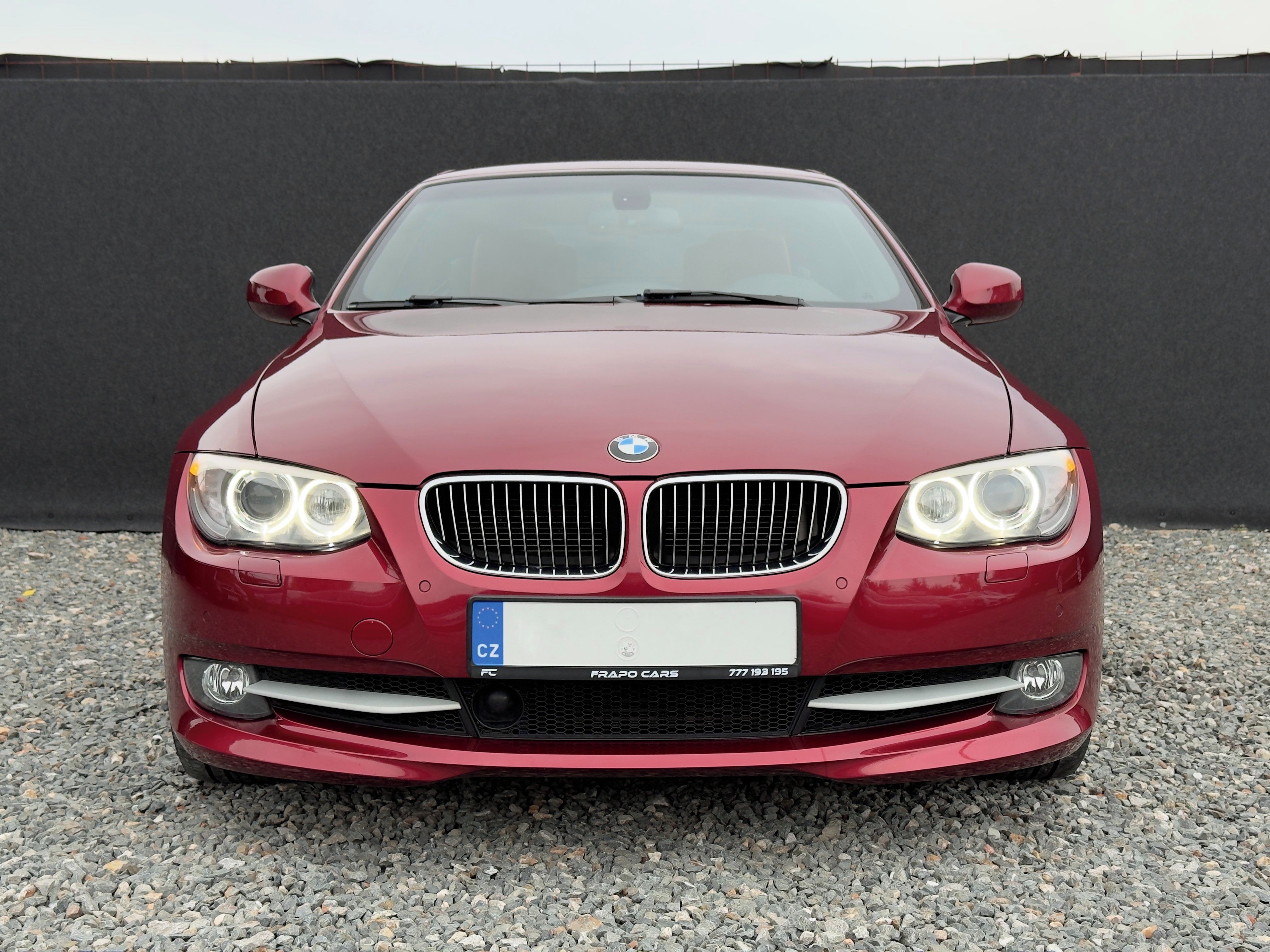 BMW Řada 3, E93 330d 180kW | sportsitze - fotka 2