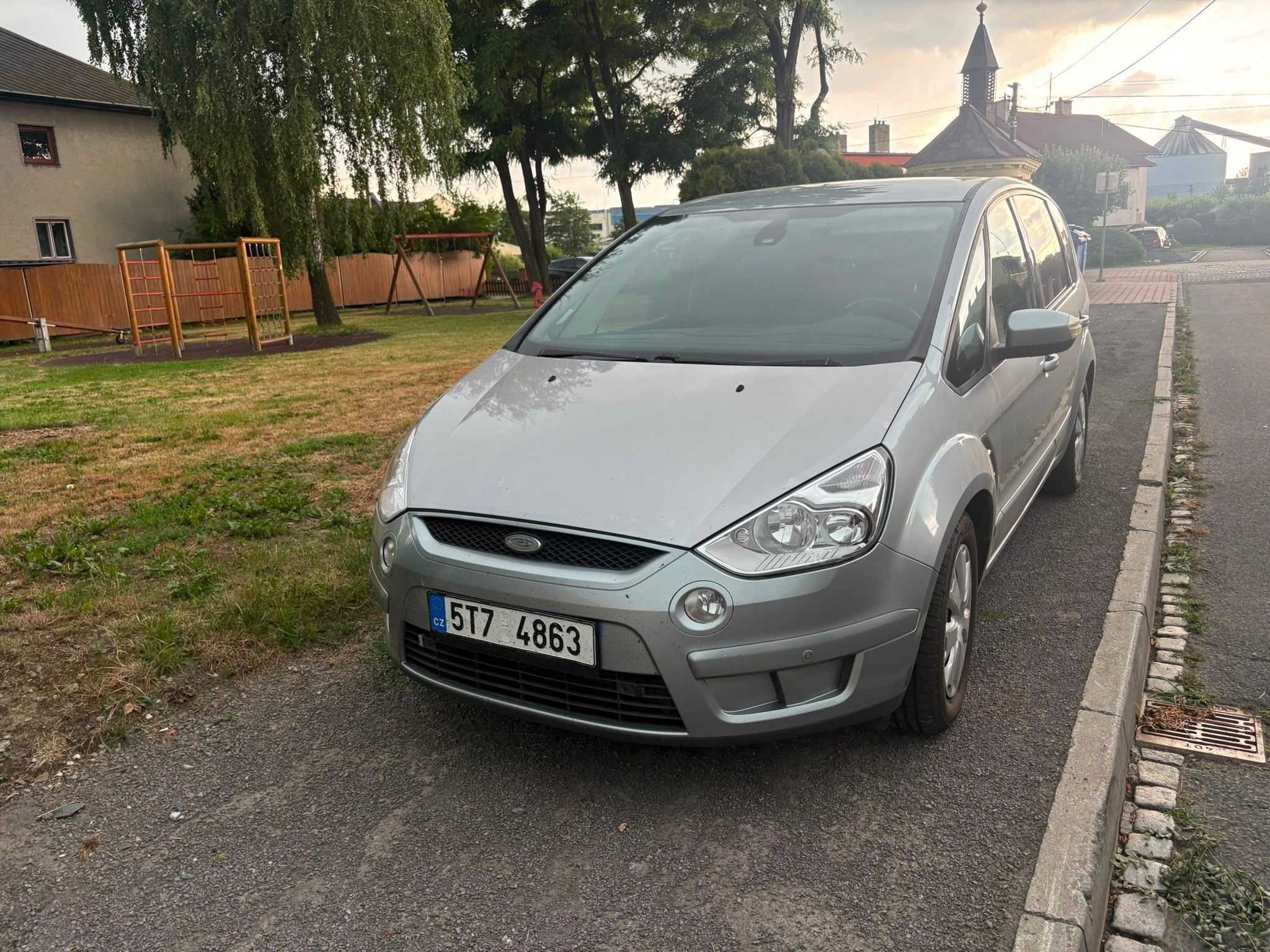 Ford S-MAX, 2.0TDCI -7mist -96kw - fotka 2