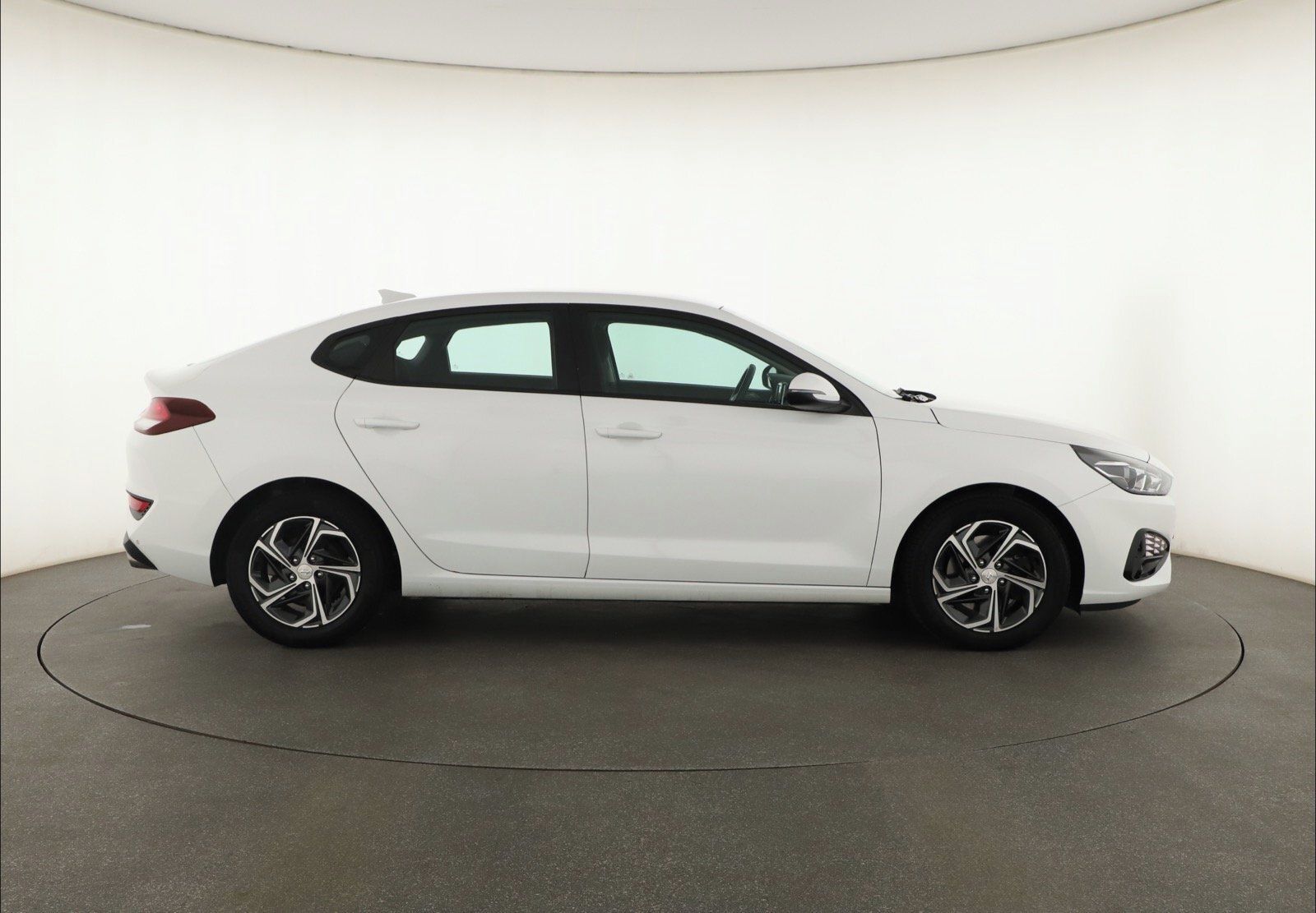 Hyundai i30, 1.0 T-GDI, ČR,1.maj - fotka 6