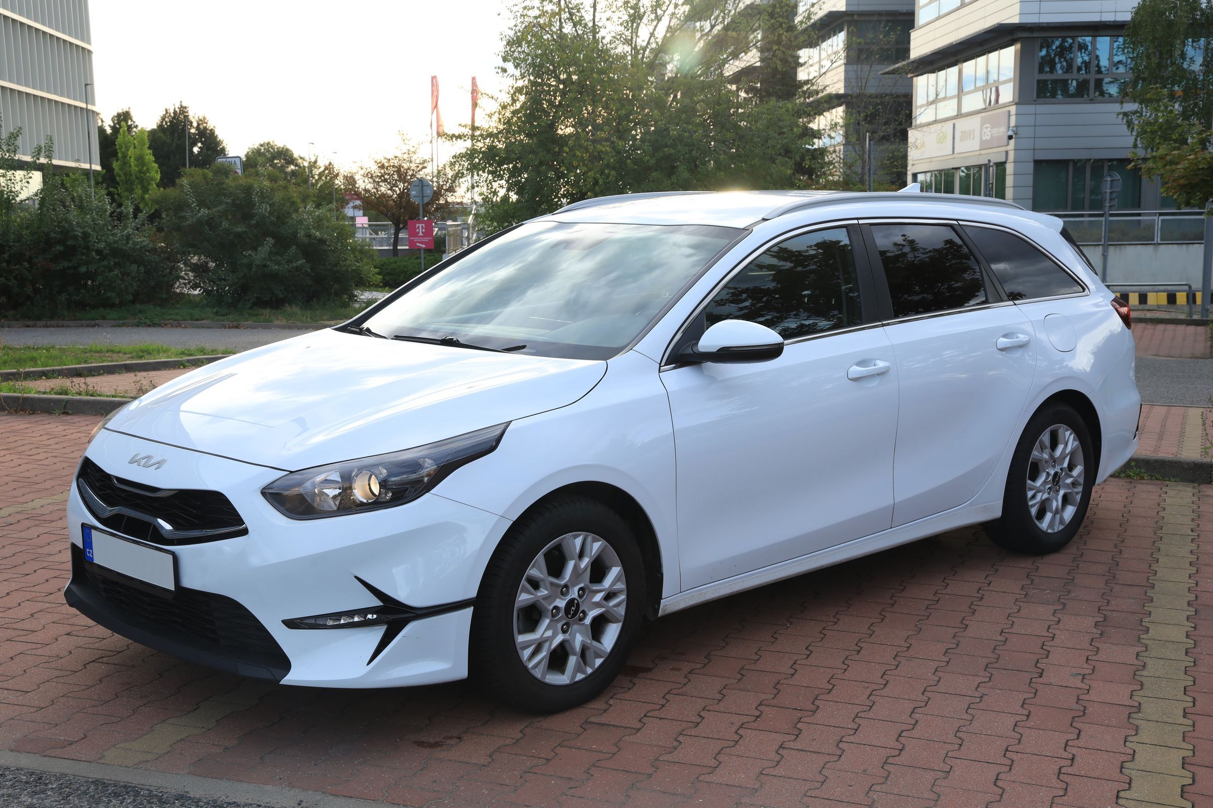 Kia Cee´d, Exclusive 118kW TAŽNÉ KAMERA - fotka 2