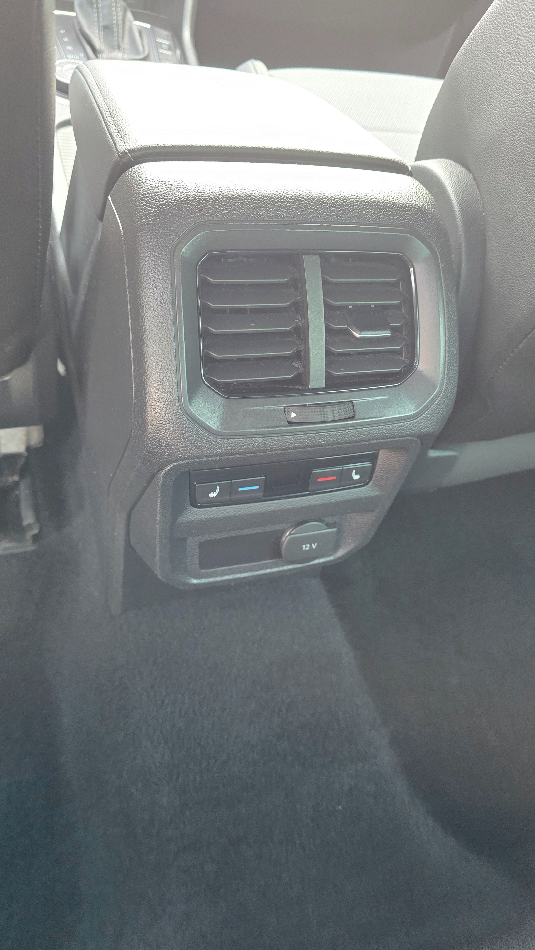 Volkswagen Tiguan, R-line, 4x4, led matrix - fotka 6