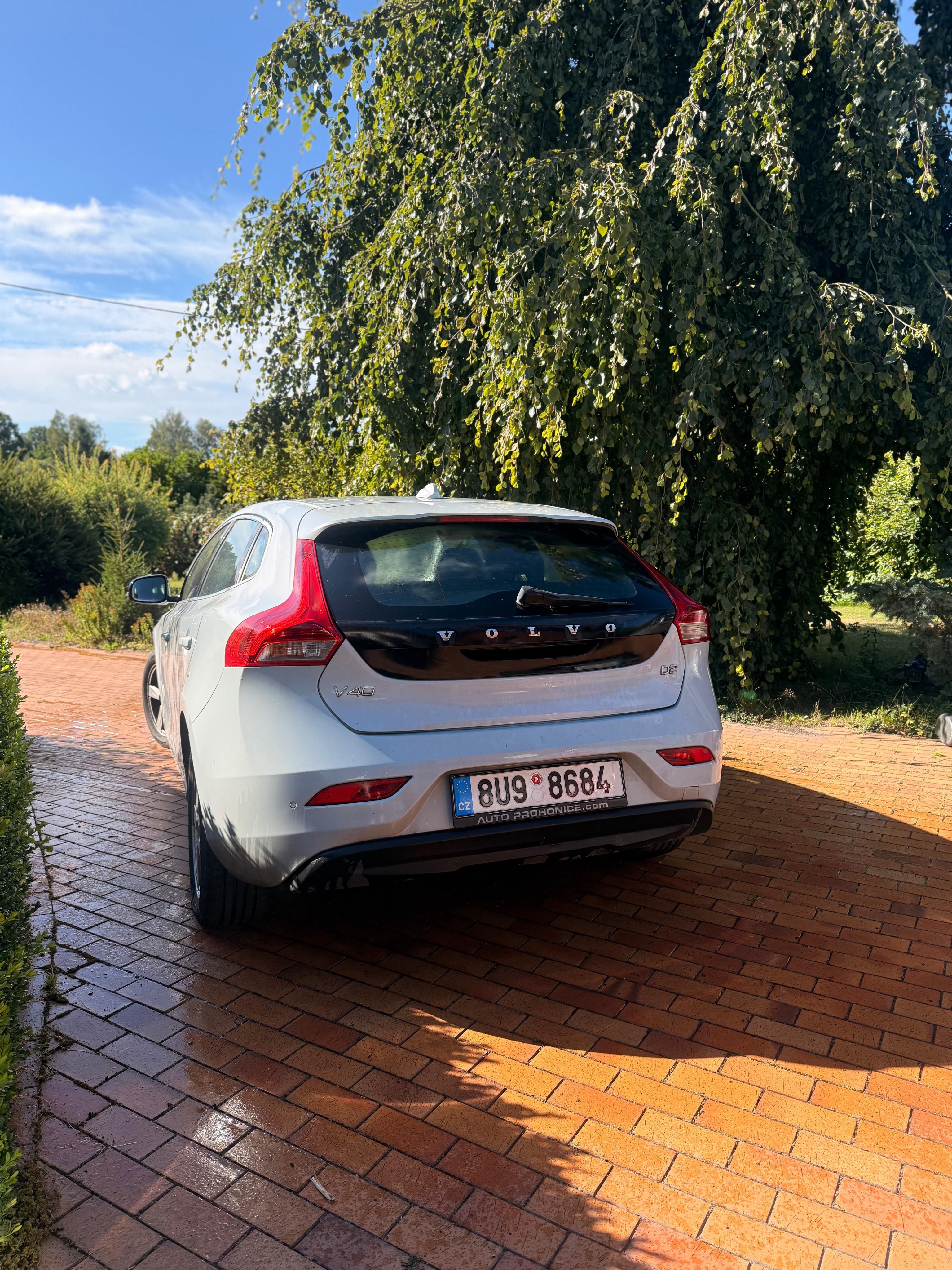 Volvo V40 - fotka 3