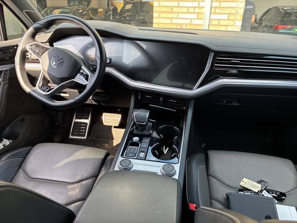 Volkswagen Touareg, R-line 3.0 TDI 210 kW Black Ed - fotka 5