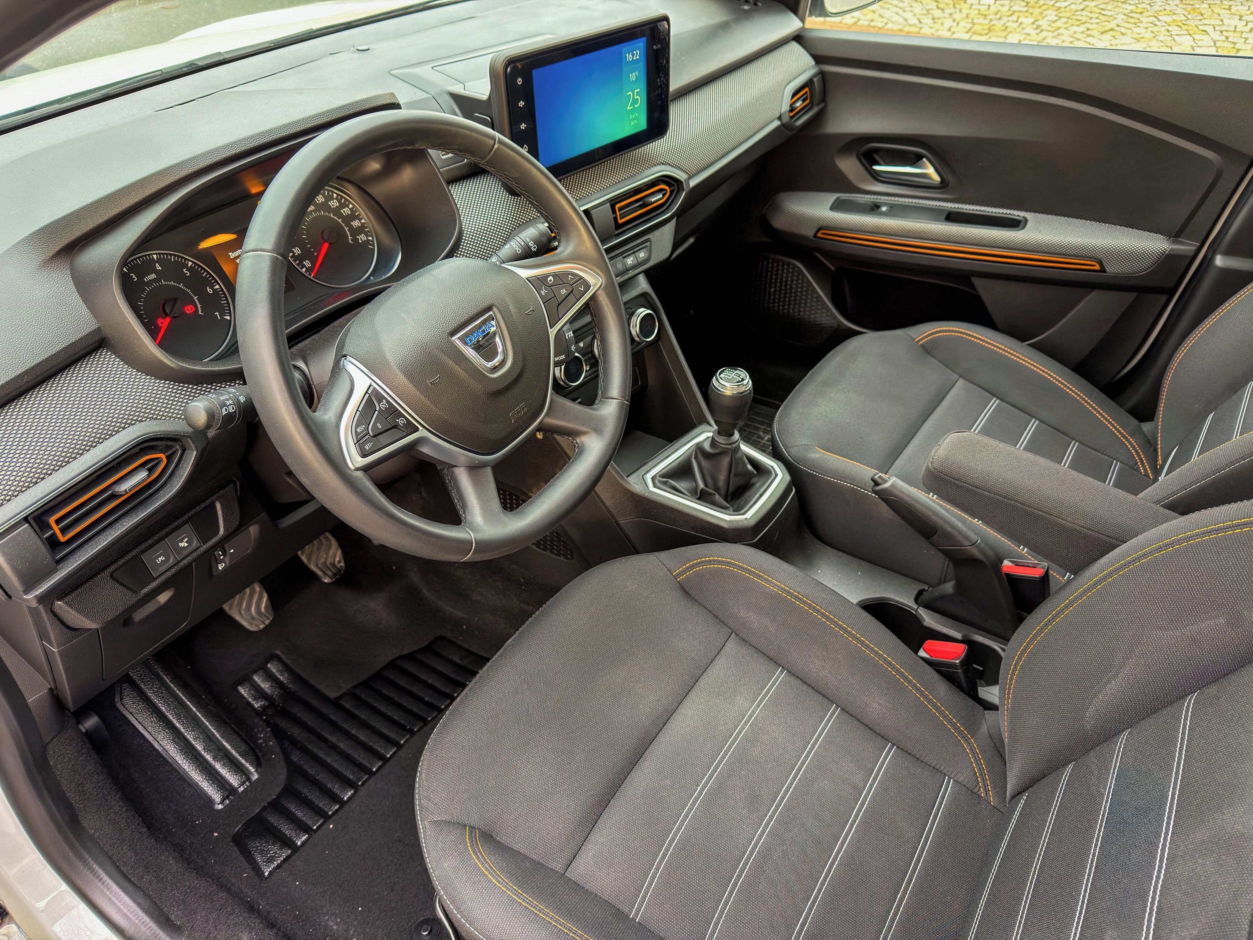 Dacia Sandero, Dacia Sandero Stepway 1.0 74kw - fotka 5
