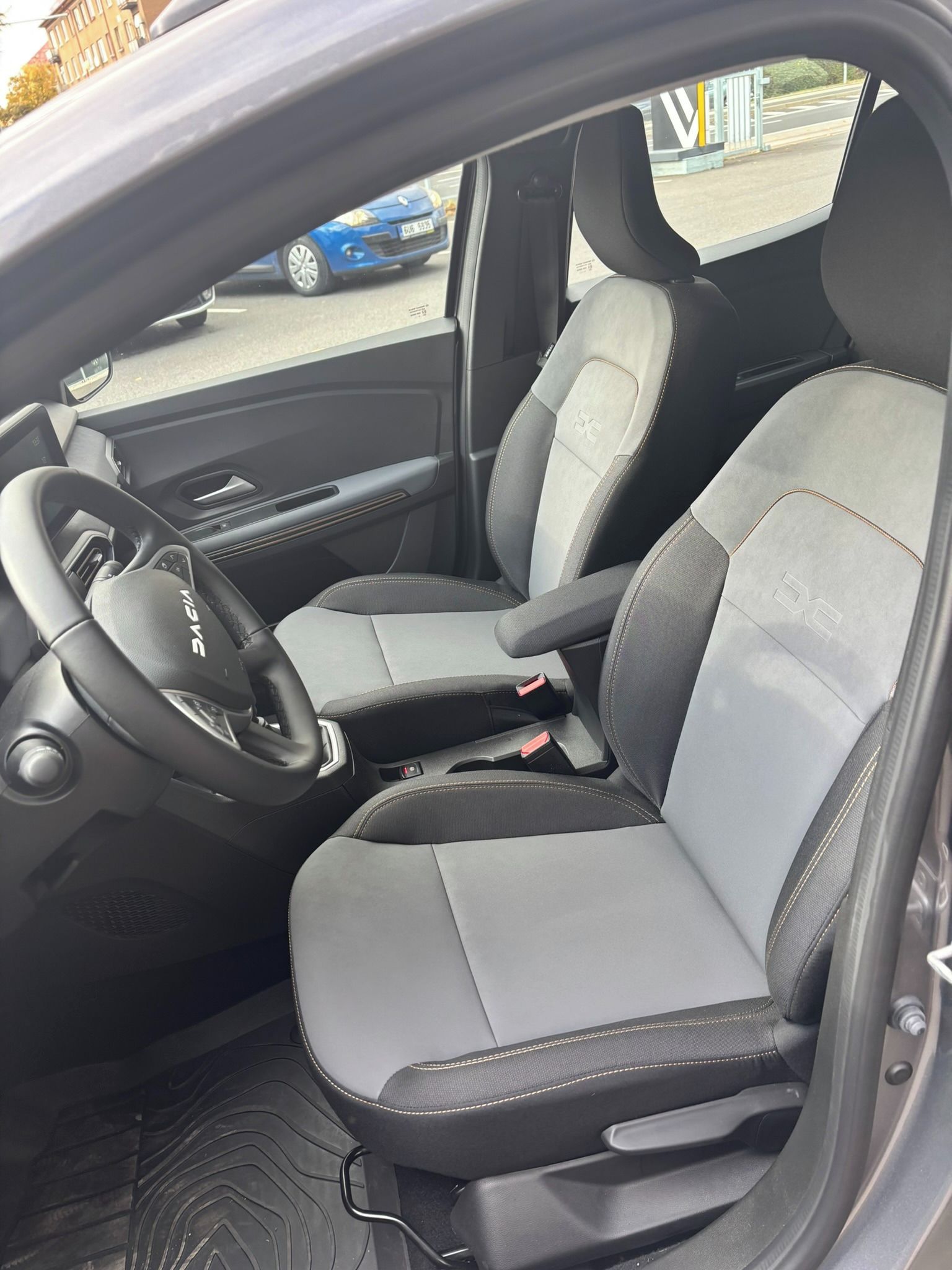 Dacia Sandero, Stepway Extreme Eco-G 100 - fotka 4