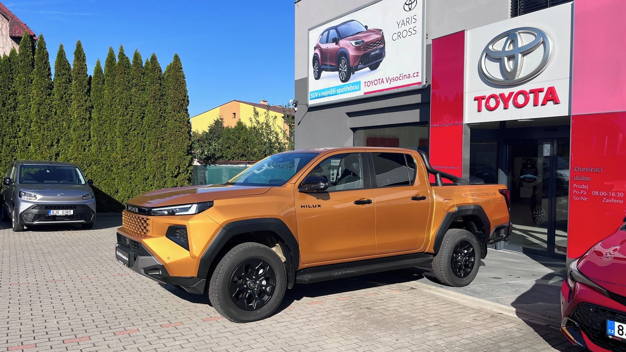 Toyota Hilux, 2,8D 4x4 6AT Invincible HYB - fotka 3