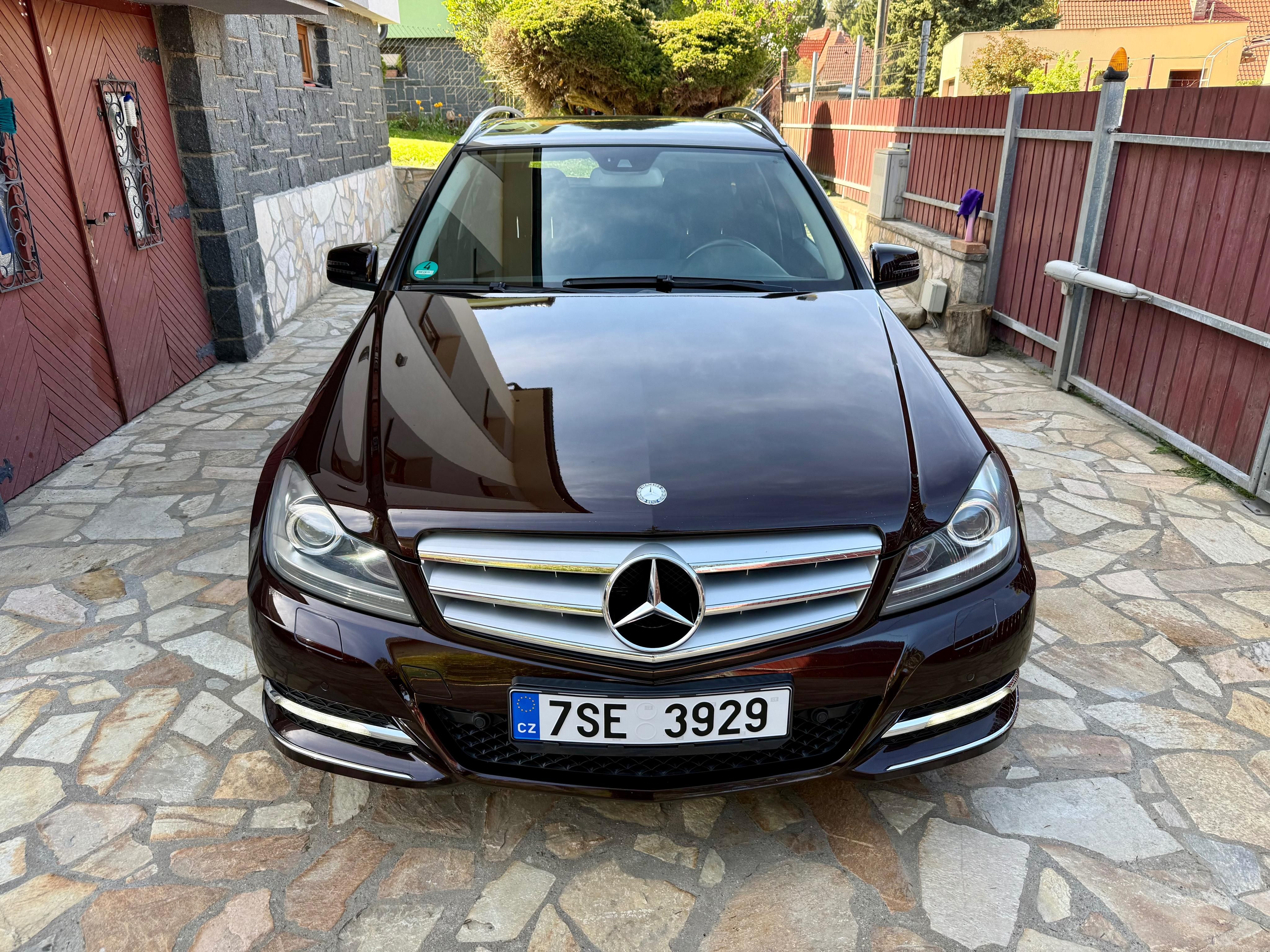 Mercedes-Benz Třídy C, 350 CGI 225KW AUTOM. ROZVODY ! - fotka 2