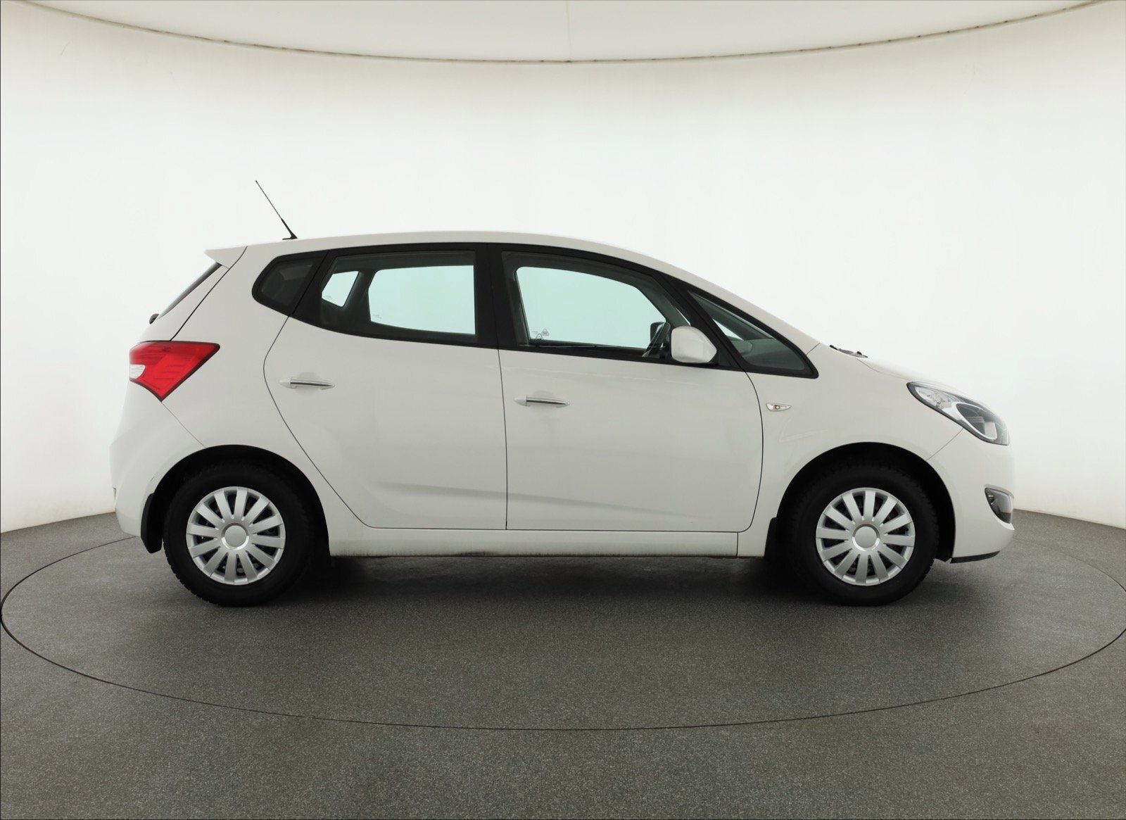 Hyundai ix20, 1.4 CVVT, ČR,1.maj, Serv.kniha - fotka 6