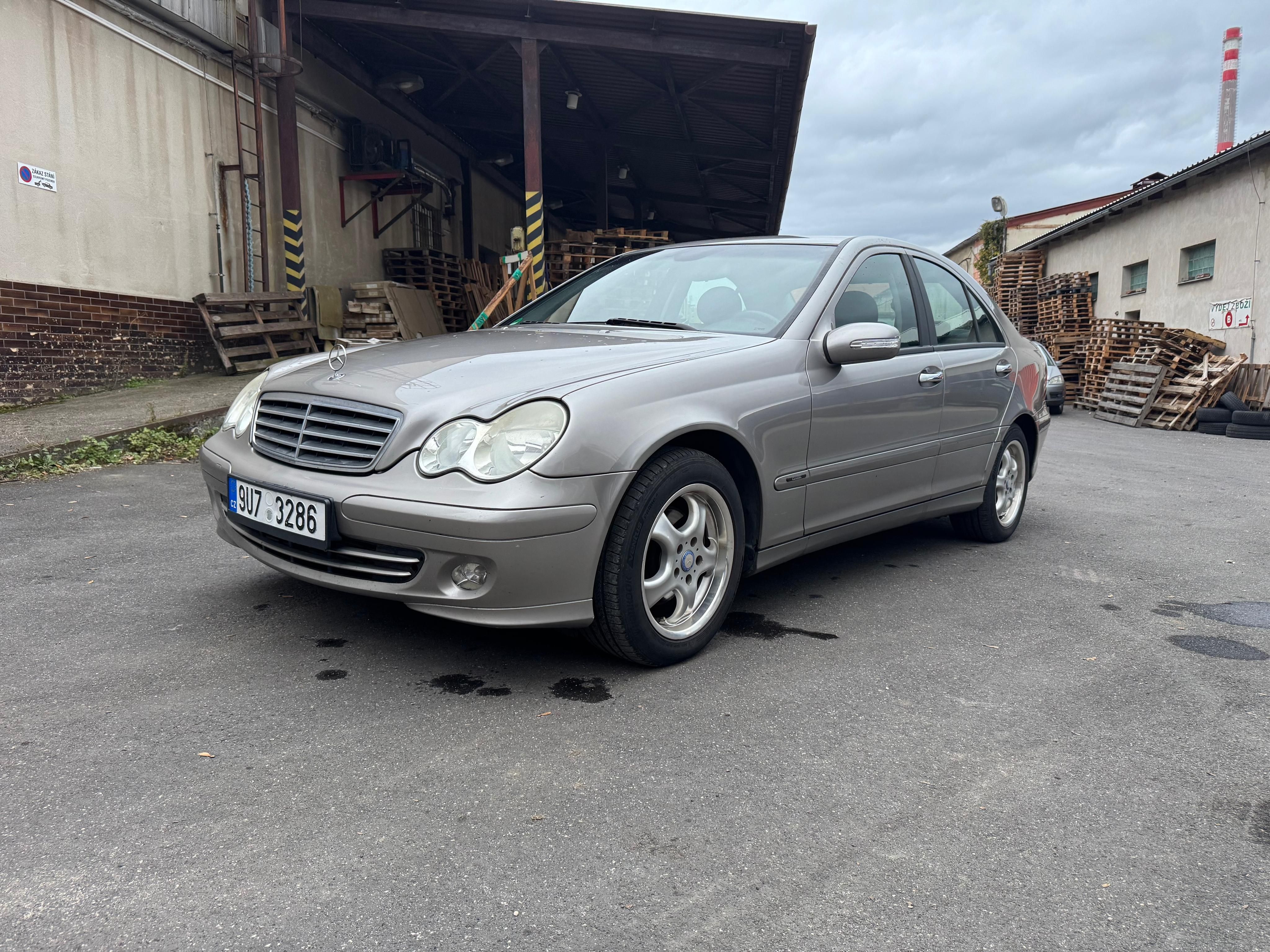 Mercedes-Benz Třídy C, 180 Kompressor, 105 kW