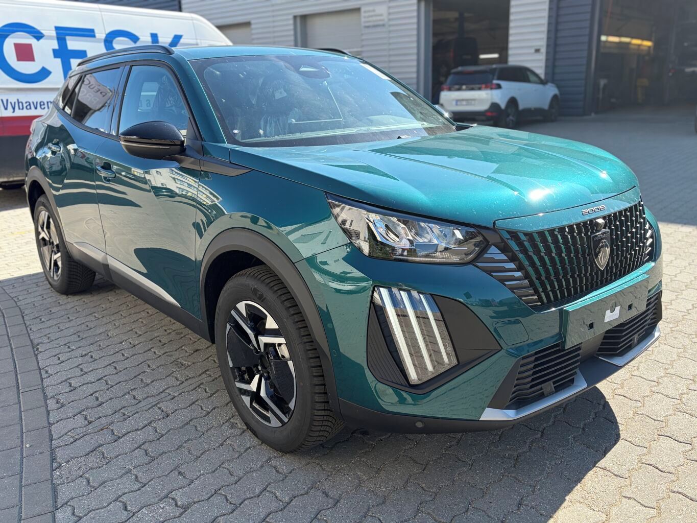 Peugeot 2008, ALLURE Hybrid 145 e-DCS6 - CEL - fotka 5