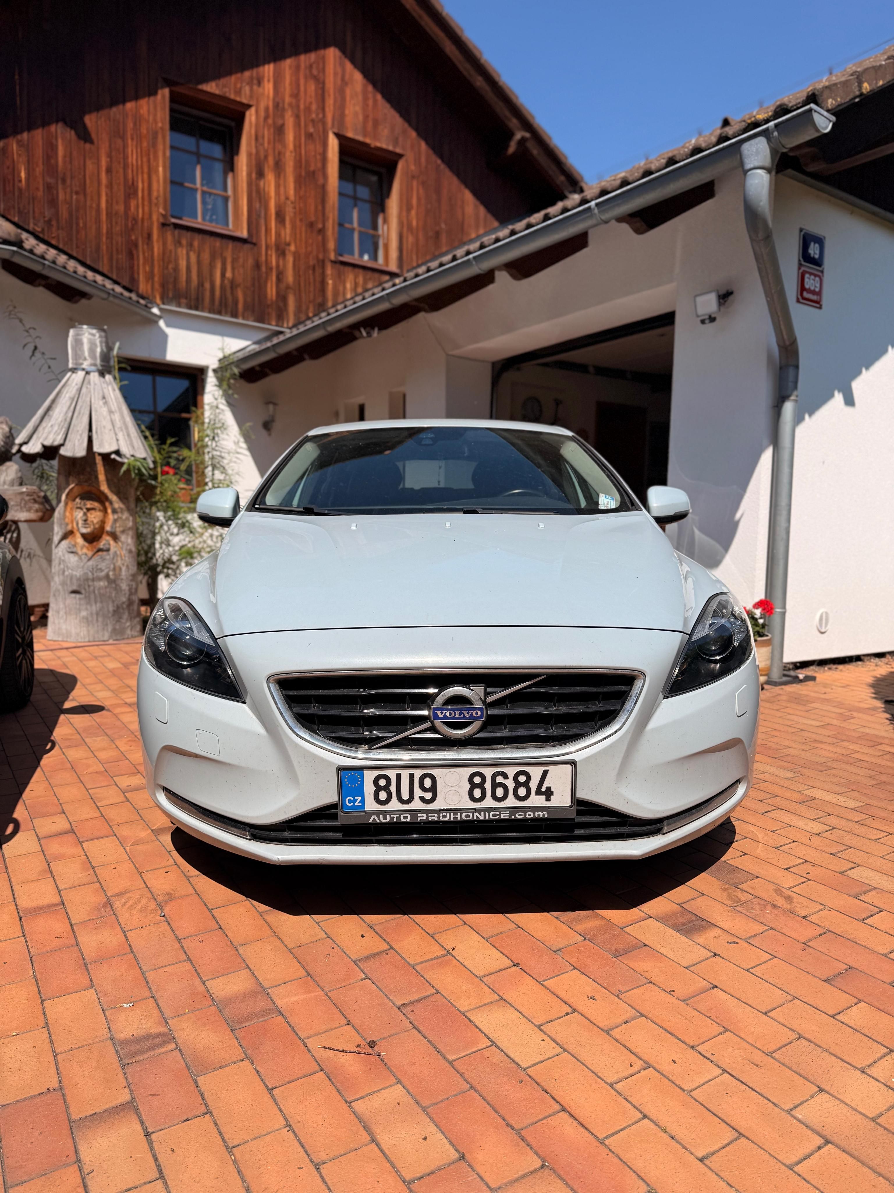 Volvo V40