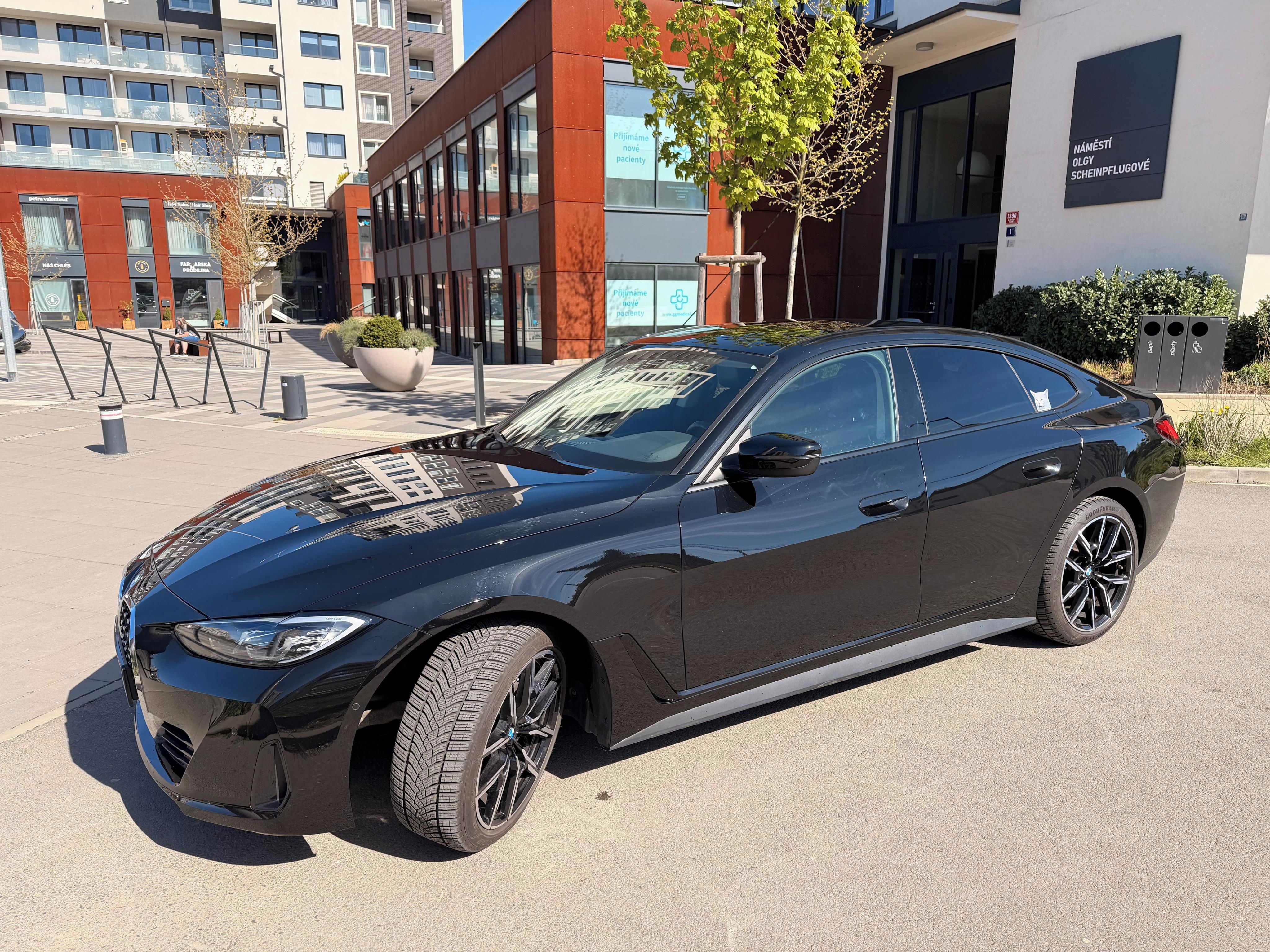BMW Řada 4, BMW 420D G26 - fotka 2