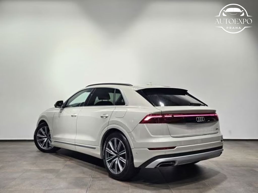 Audi Q8, 55 TFSI e HD Matrix * - fotka 6